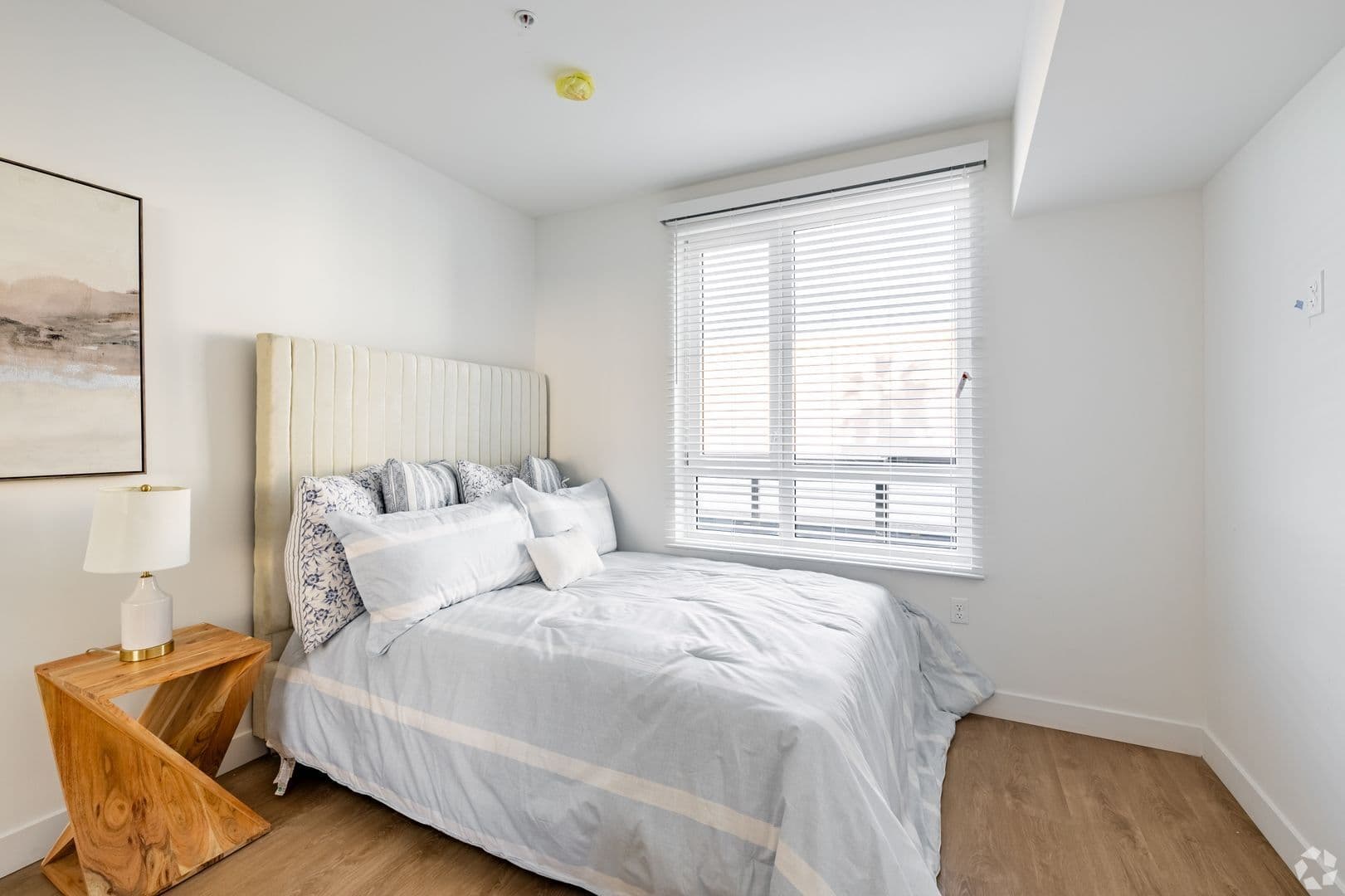 Van Nuys Apartment: 14526 W Kittridge St