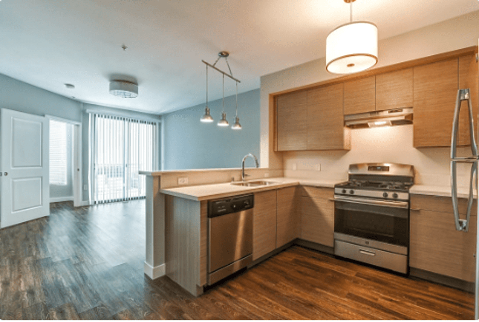 NORTH HOLLYWOOD Apartment: 5500 NORTH KLUMP AVE