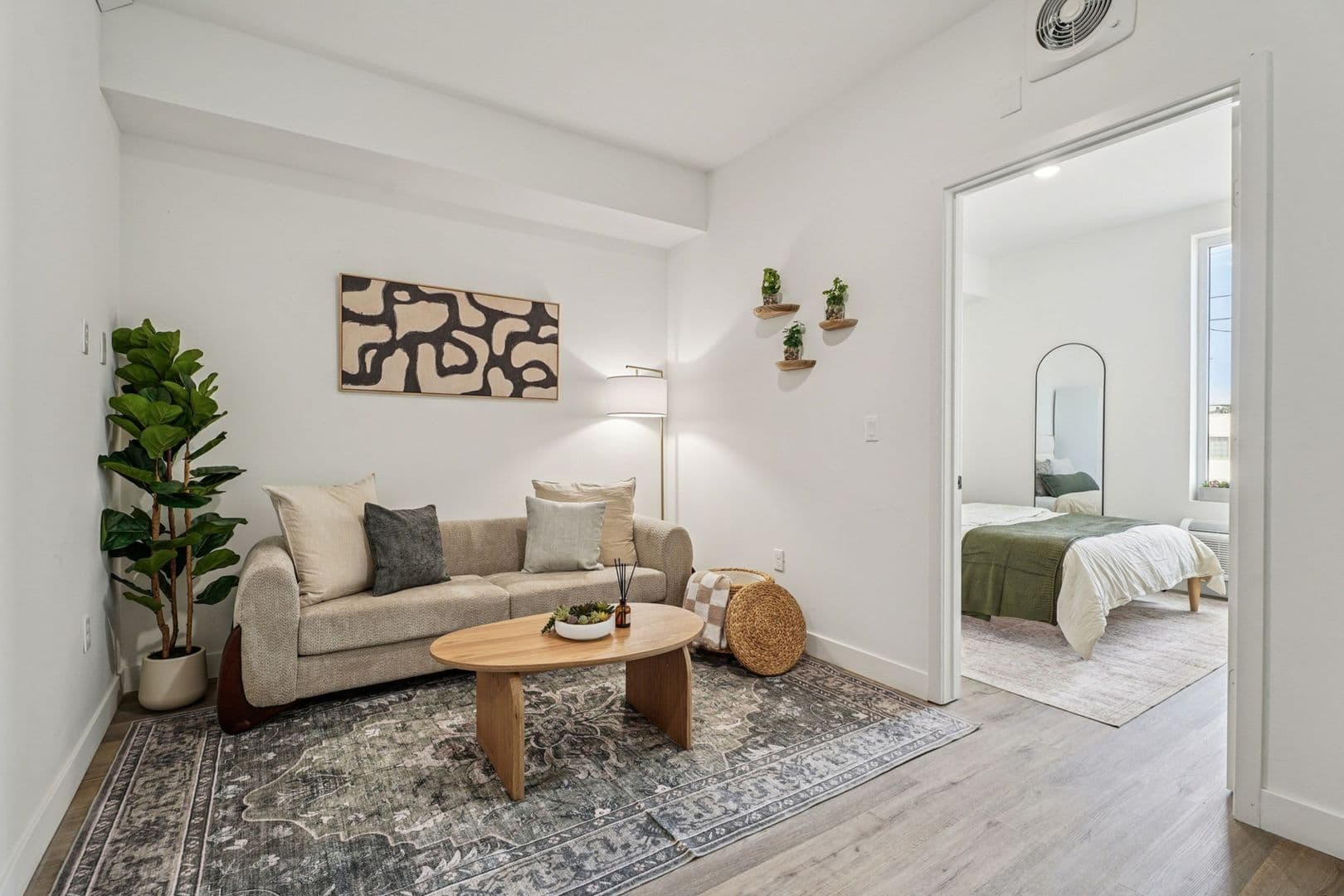 Sylmar Apartment: 12534 San Fernando Road