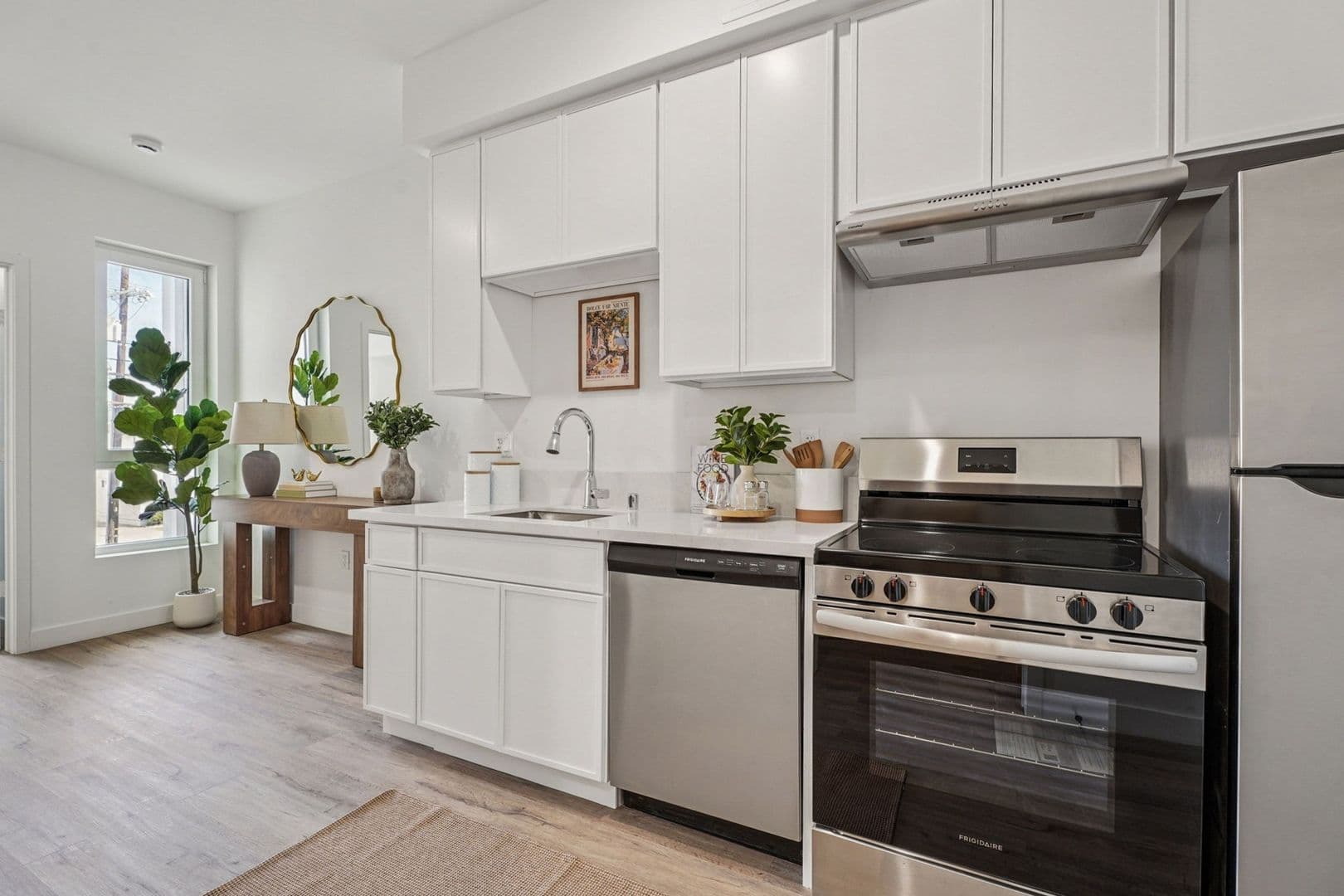 Sylmar Apartment: 12534 San Fernando Road