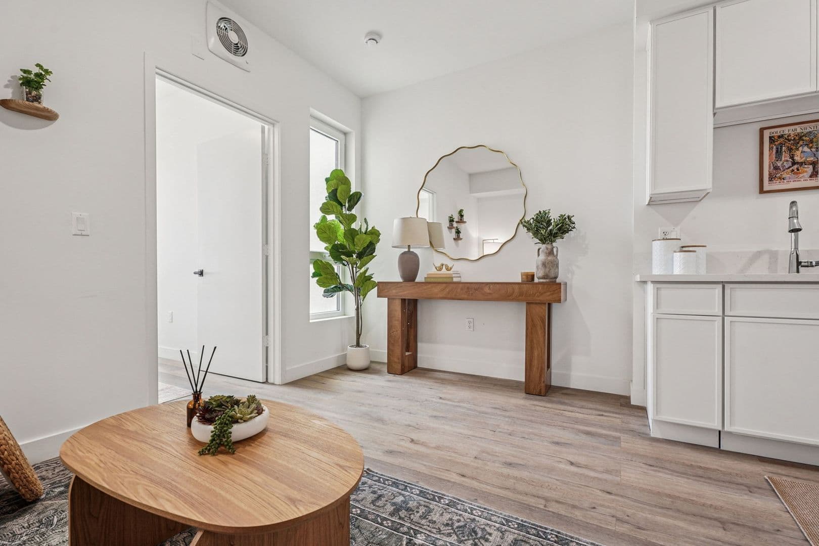 Sylmar Apartment: 12534 San Fernando Road