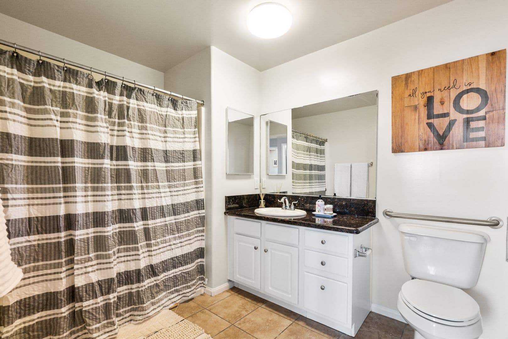 Sun Valley Apartment: 8654 Sunland Blvd