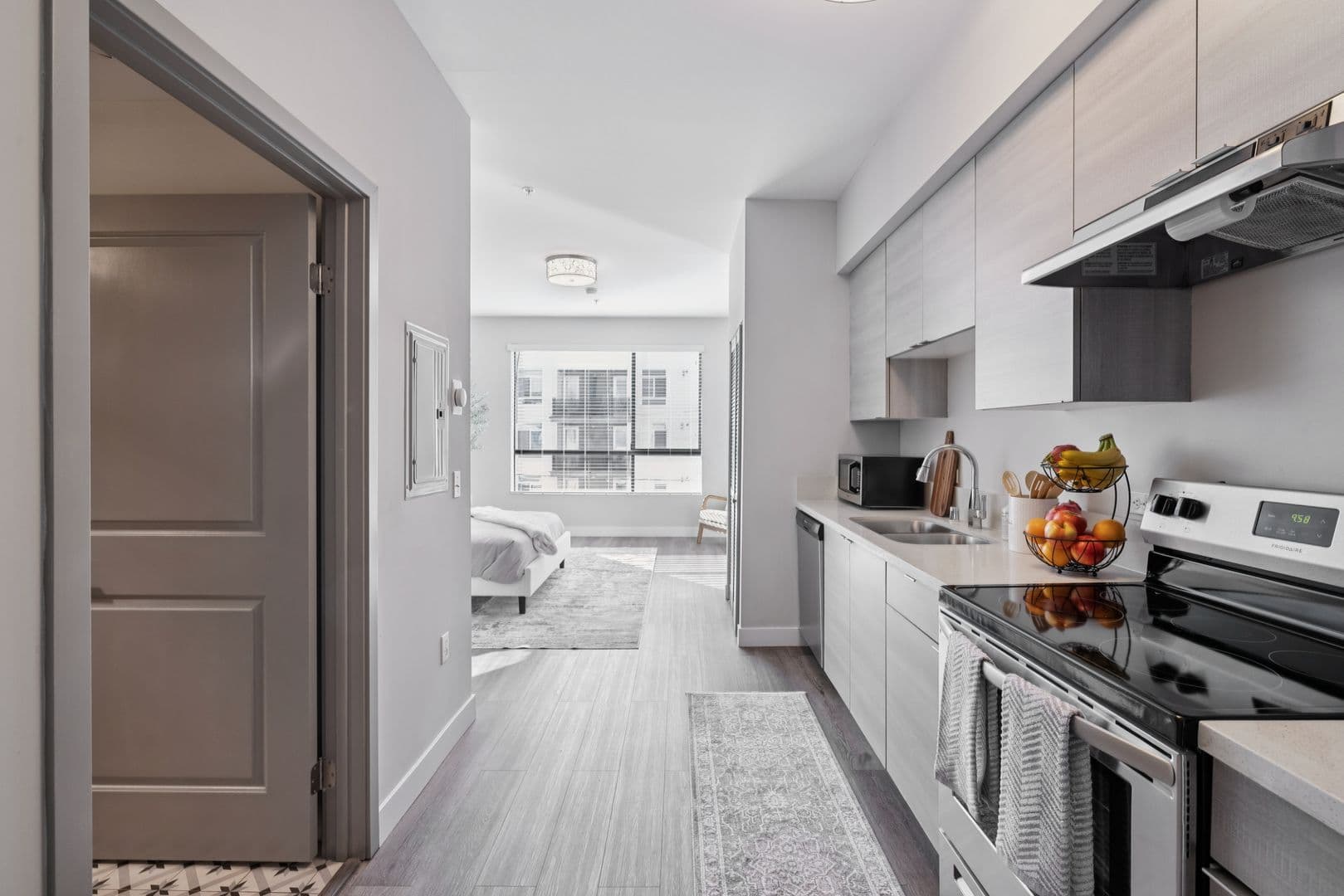 North Hollywood Apartment: 11241 Otsego Street