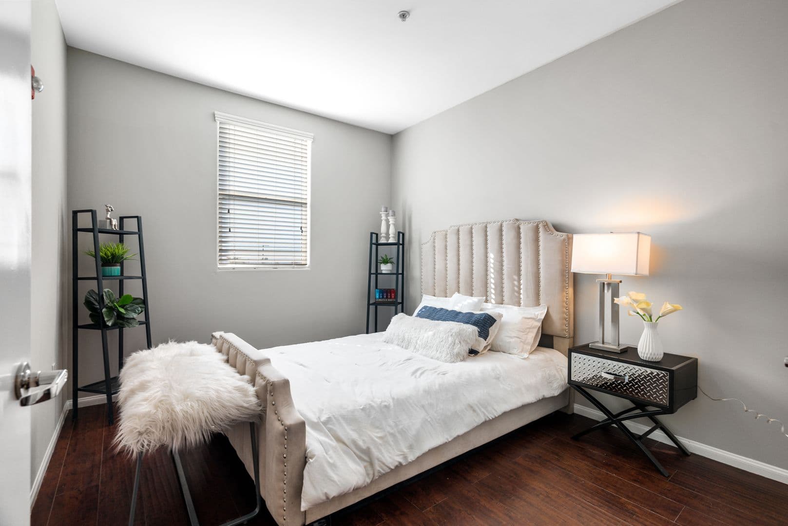Sun Valley Apartment: 8654 Sunland Blvd