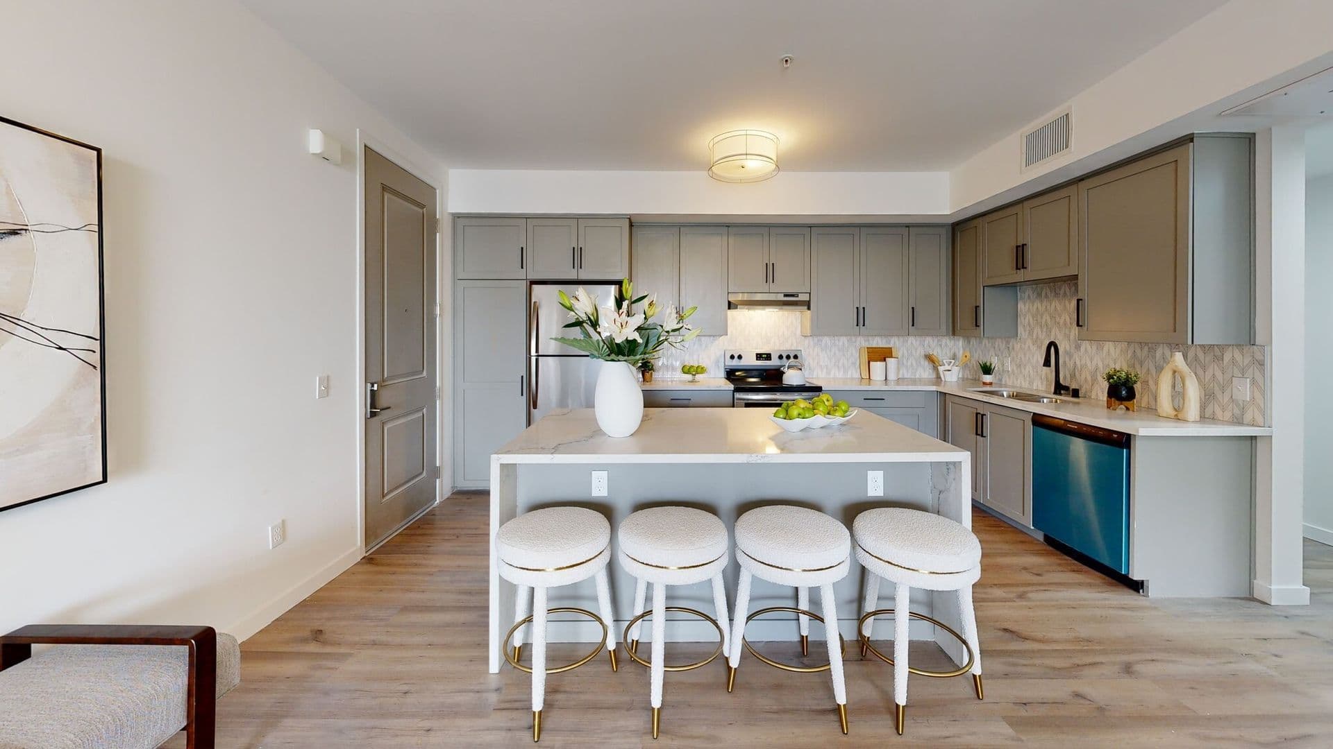 Los Angeles Apartment: 1507 Hi Point Street