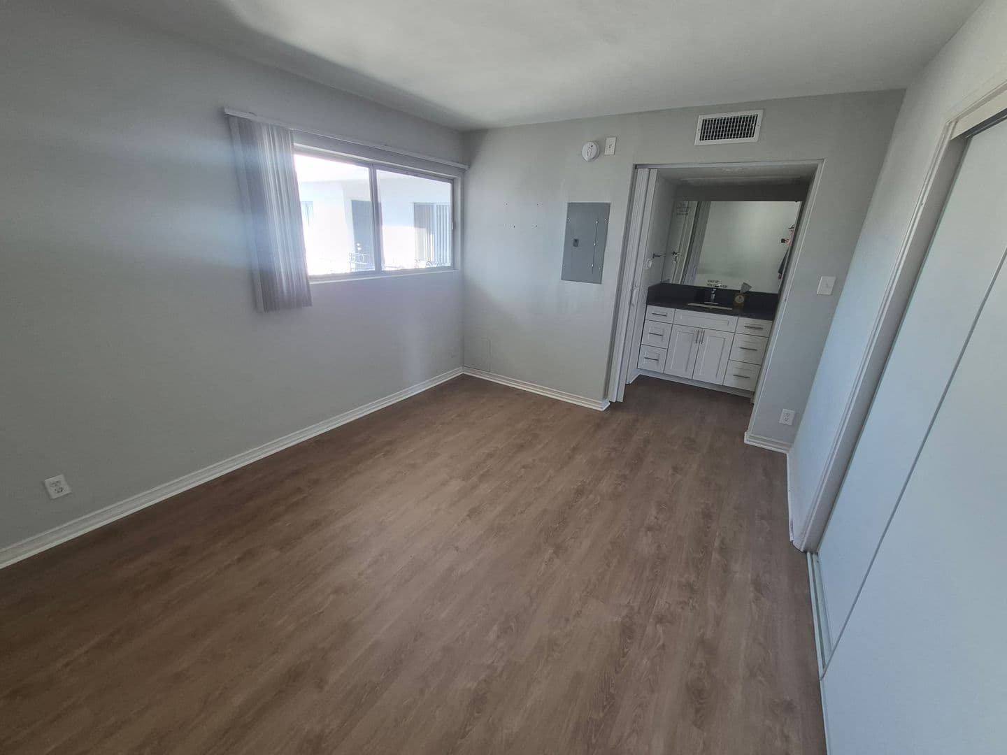 Valley Village Apartment: 12311 Chandler Blvd