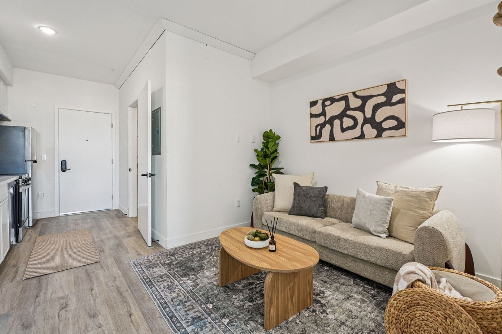 Sylmar Apartment: 12534 San Fernando Road