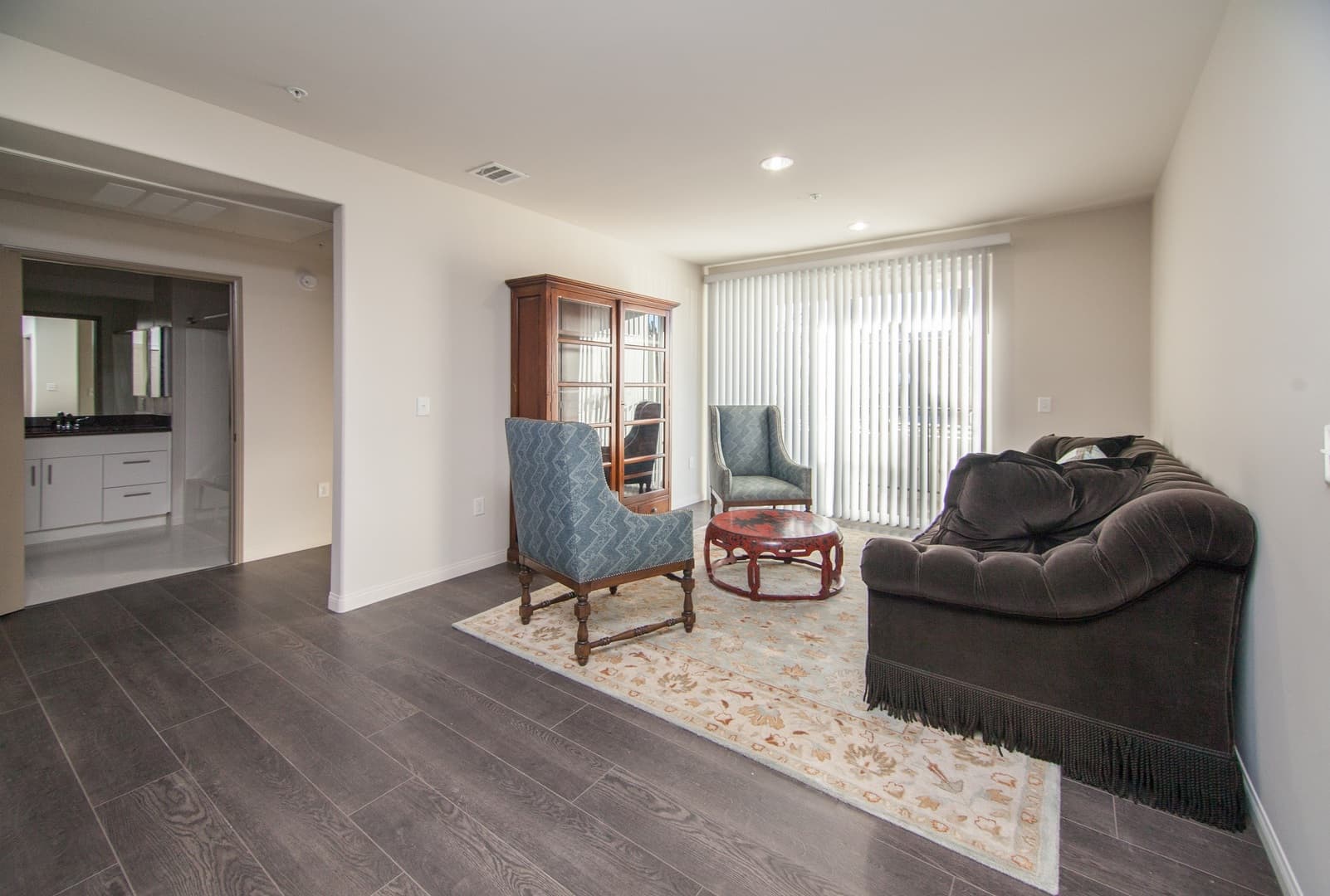 Sherman Oaks Apartment: 5100 Woodman Ave