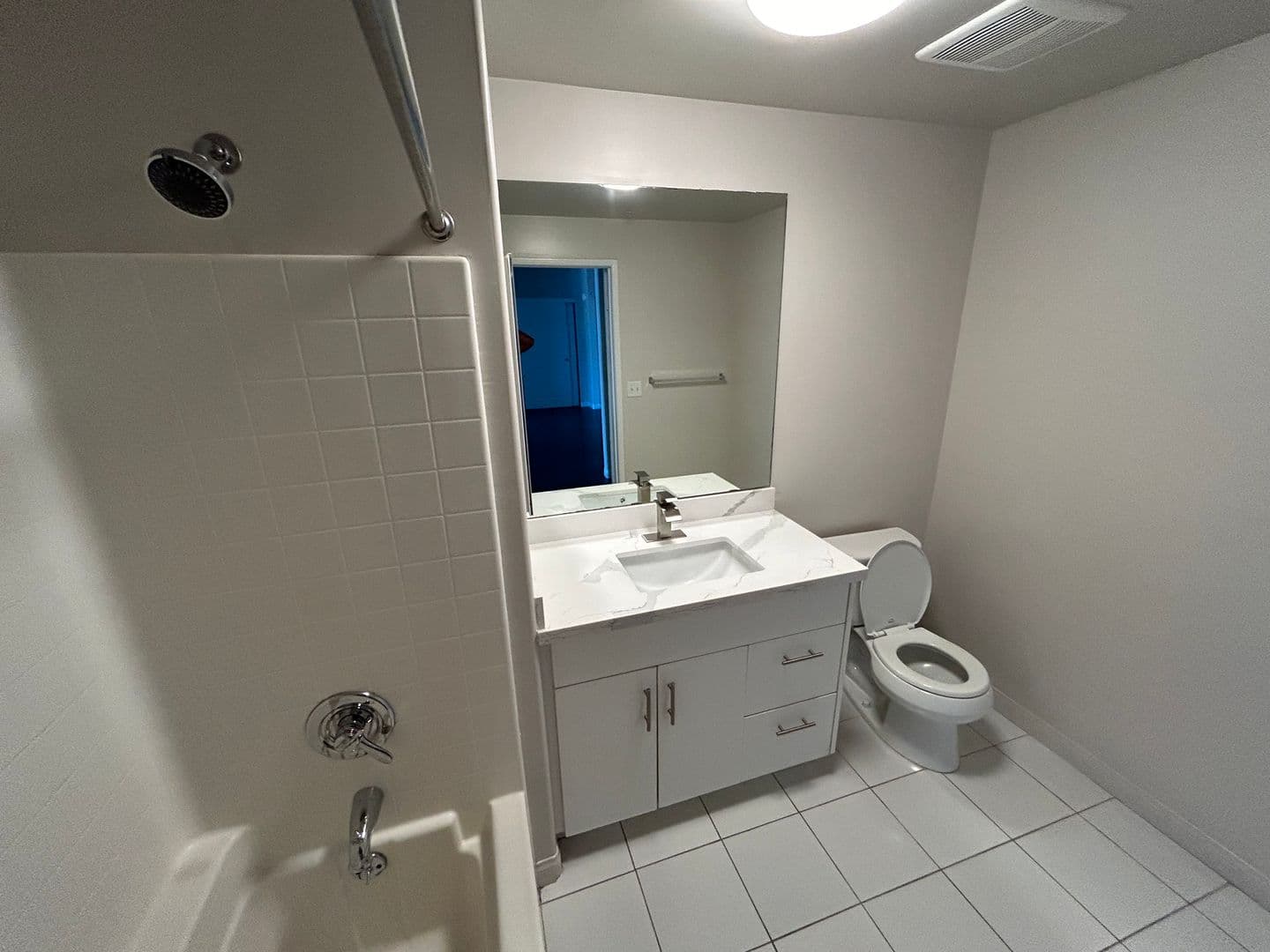 Sherman Oaks Apartment: 5100 Woodman Ave