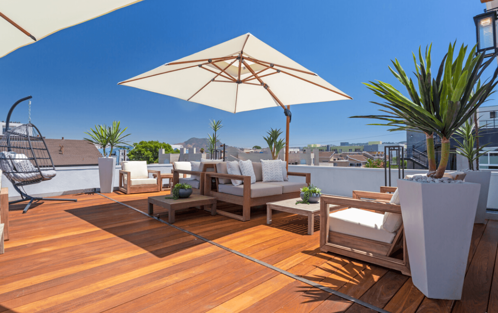 North Hollywood Apartment: 11241 Otsego Street