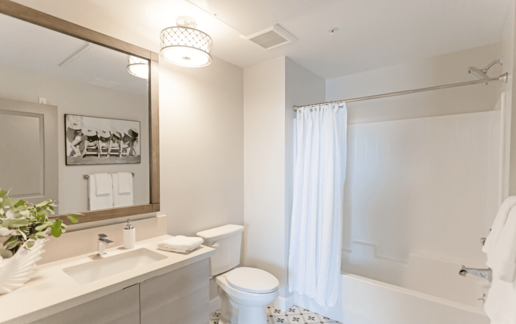 North Hollywood Apartment: 11241 Otsego Street