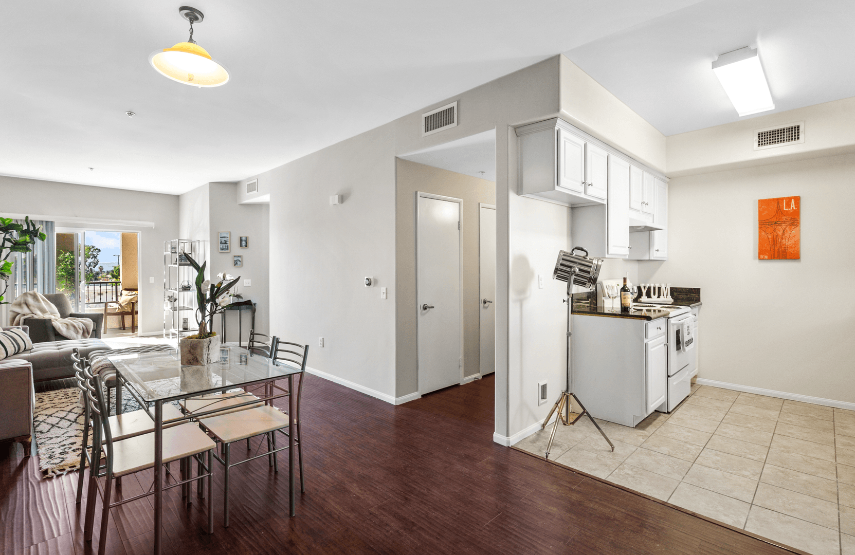 Sun Valley Apartment: 8654 Sunland Blvd