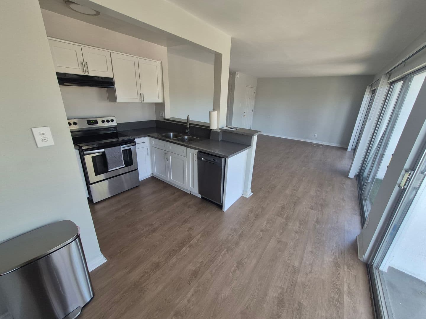 Valley Village Apartment: 12311 Chandler Blvd