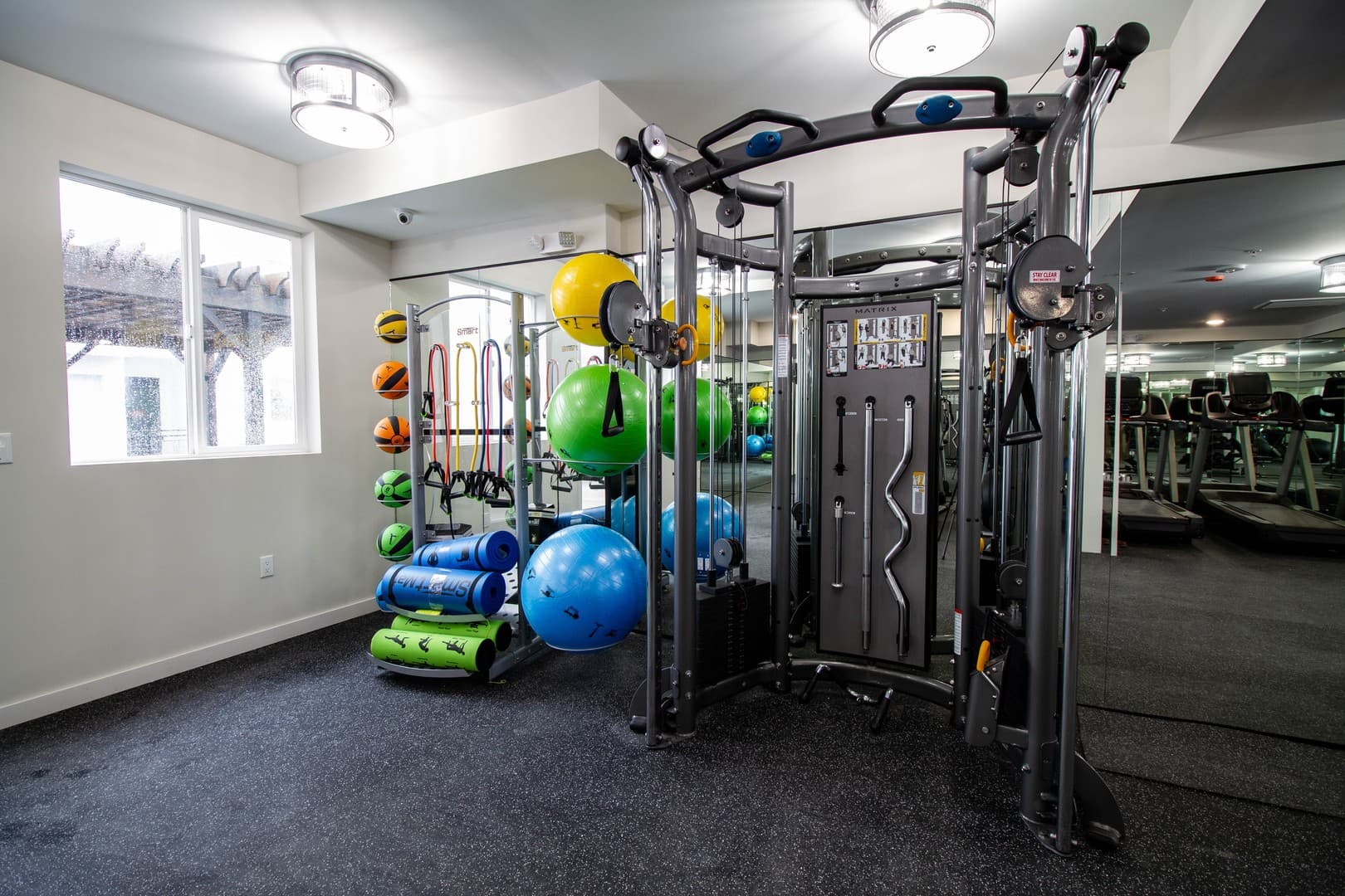 North Hollywood Apartment: 11011 West Otsego Street