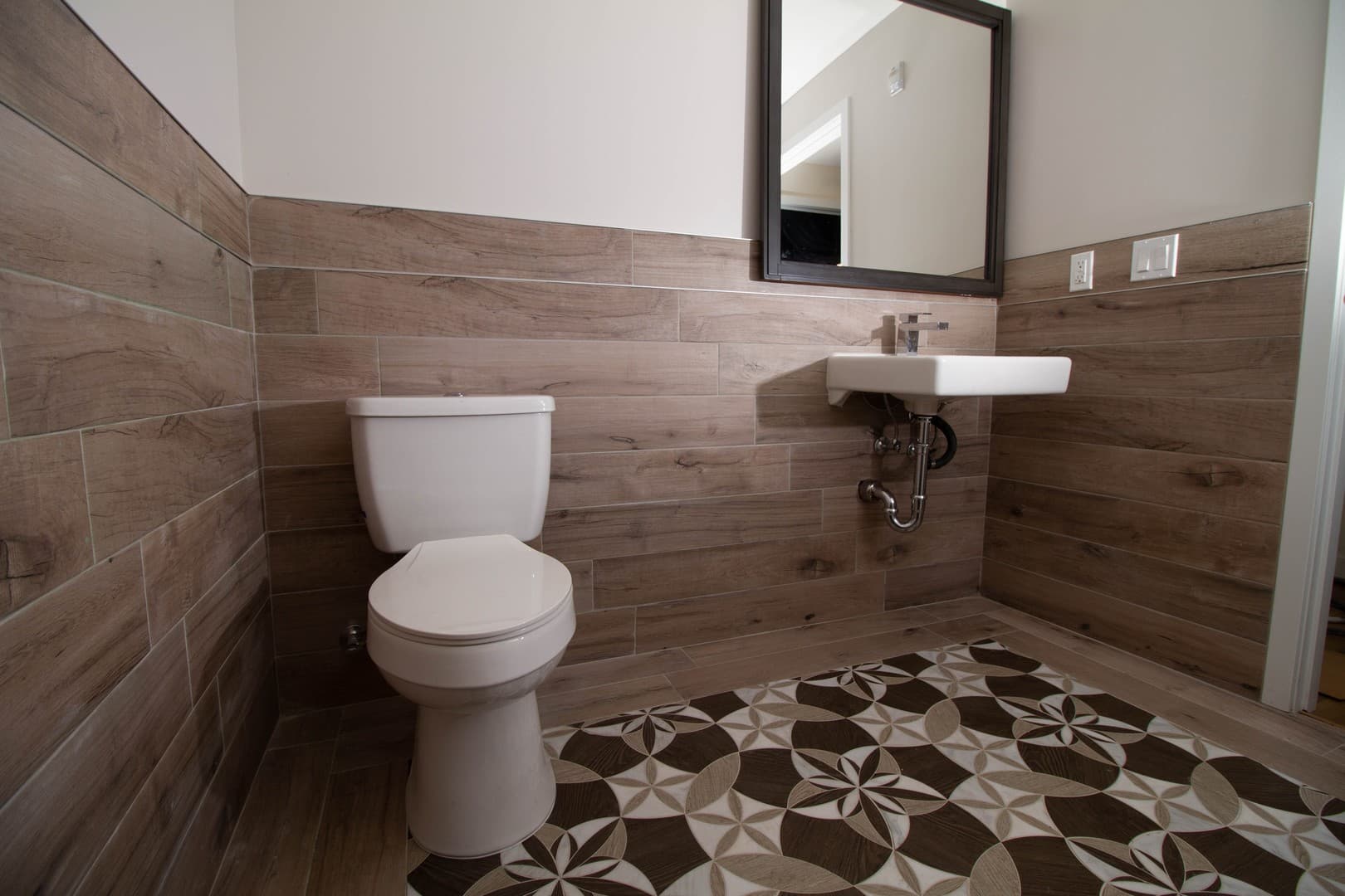 North Hollywood Apartment: 11011 West Otsego Street