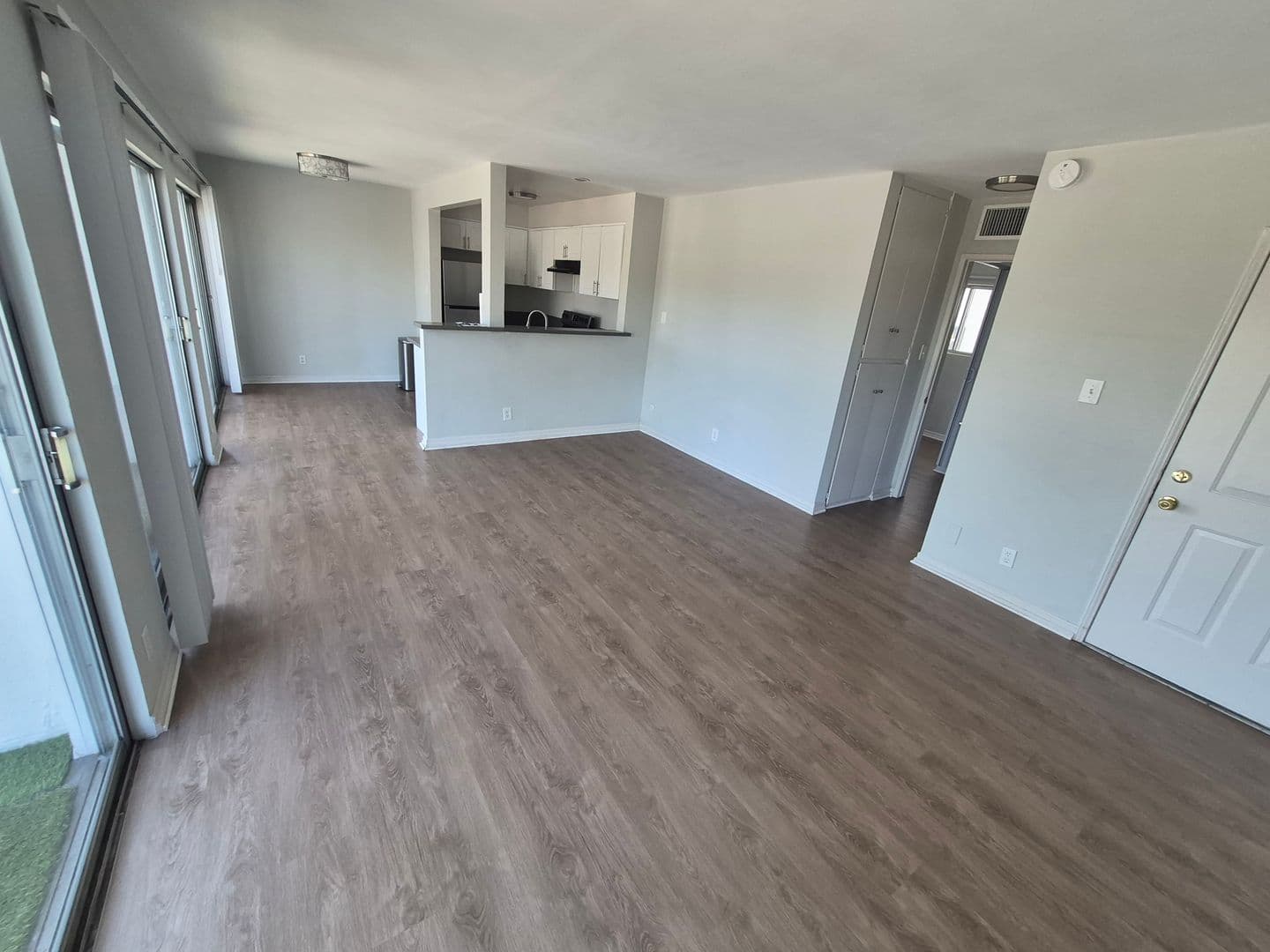 Valley Village Apartment: 12311 Chandler Blvd