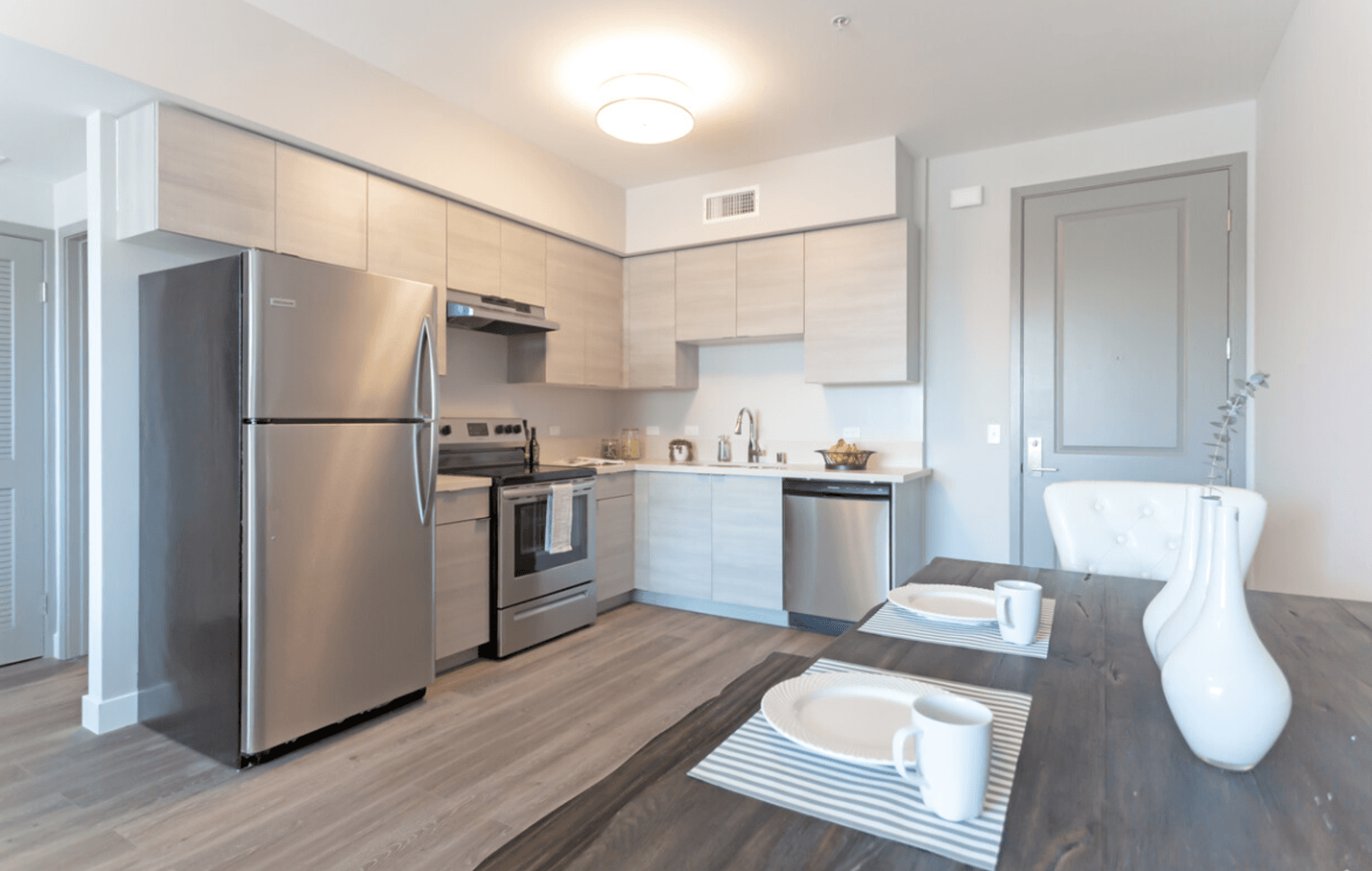 North Hollywood Apartment: 11241 Otsego Street