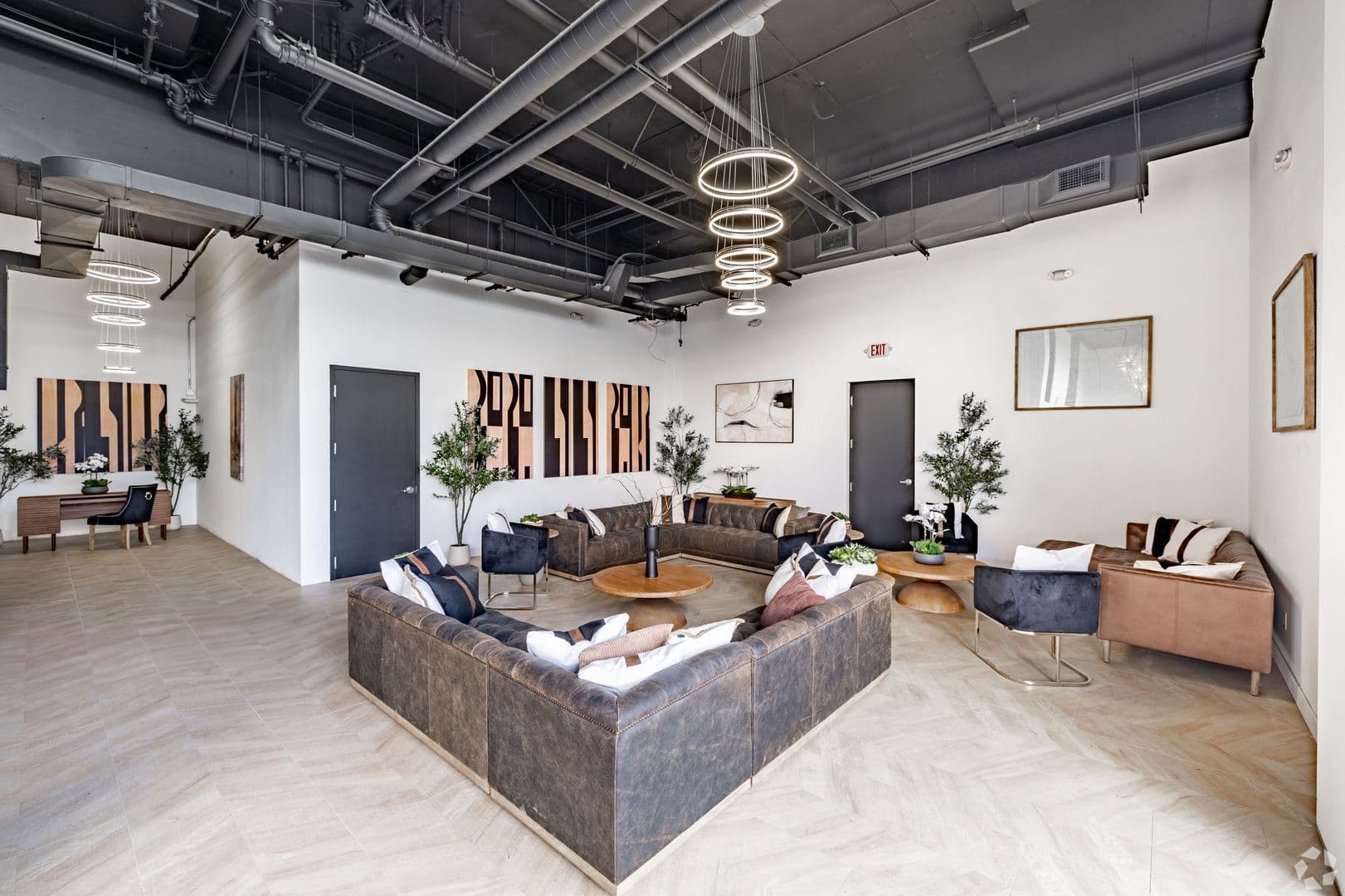 Van Nuys Apartment: 14526 W Kittridge St