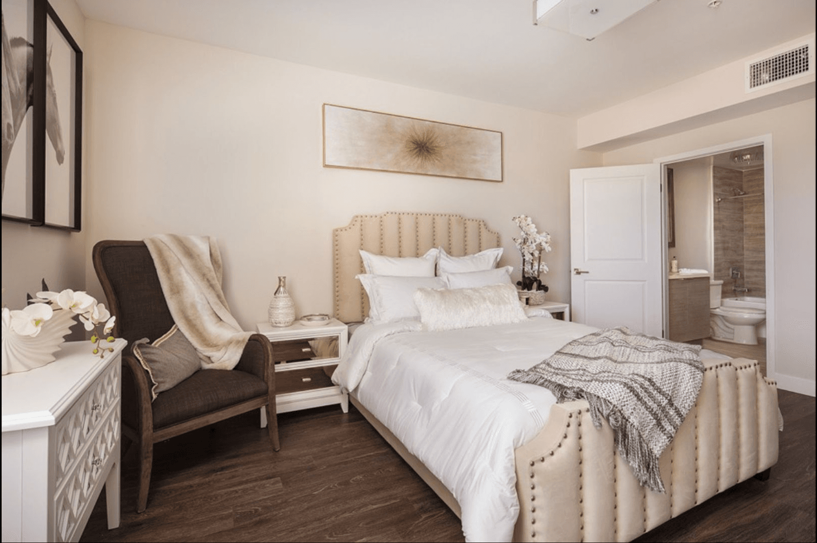 NORTH HOLLYWOOD Apartment: 5500 NORTH KLUMP AVE