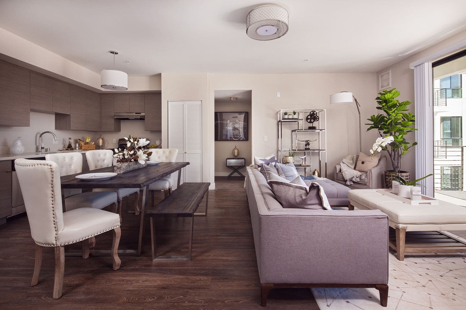 NORTH HOLLYWOOD Apartment: 5500 NORTH KLUMP AVE