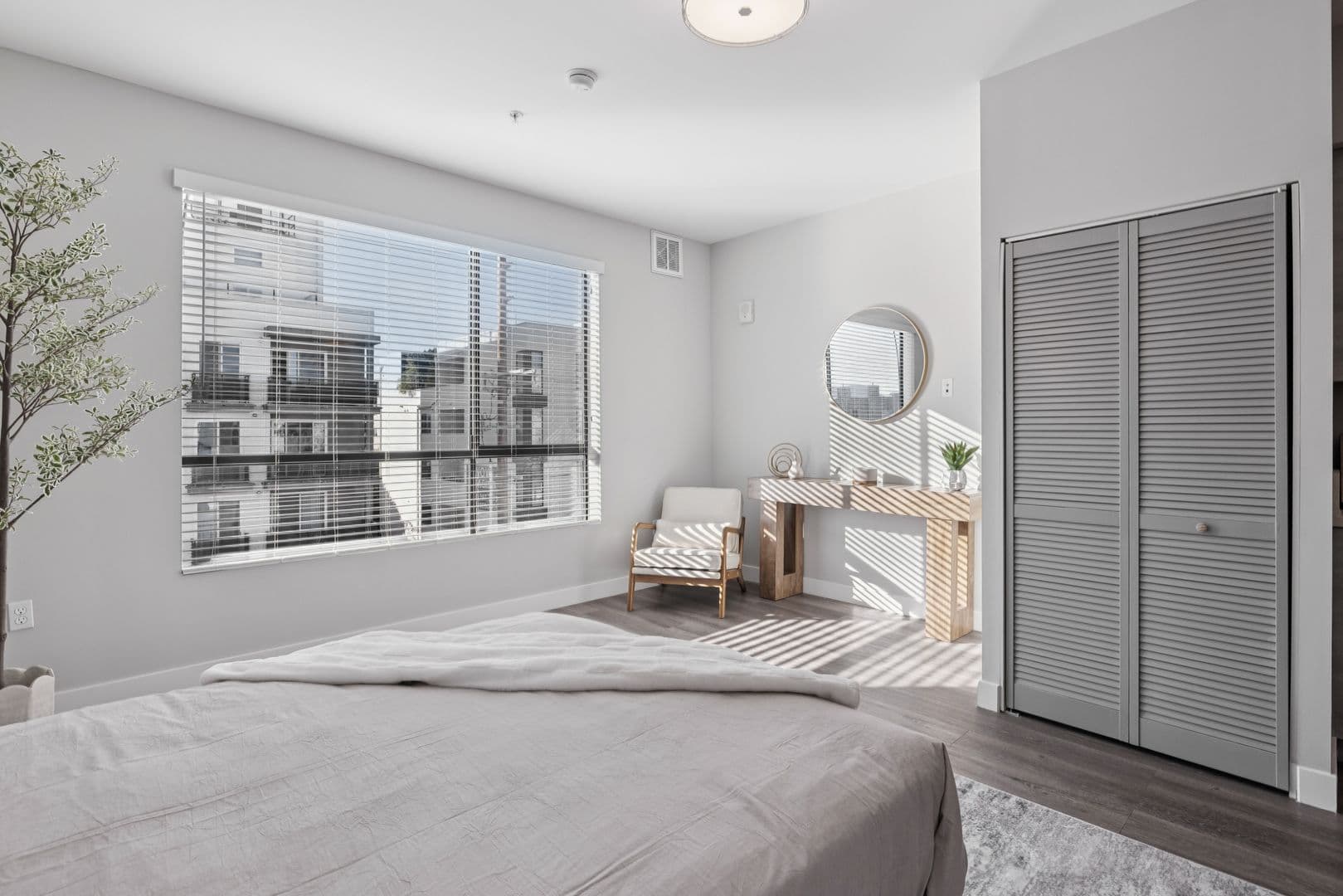 North Hollywood Apartment: 11241 Otsego Street