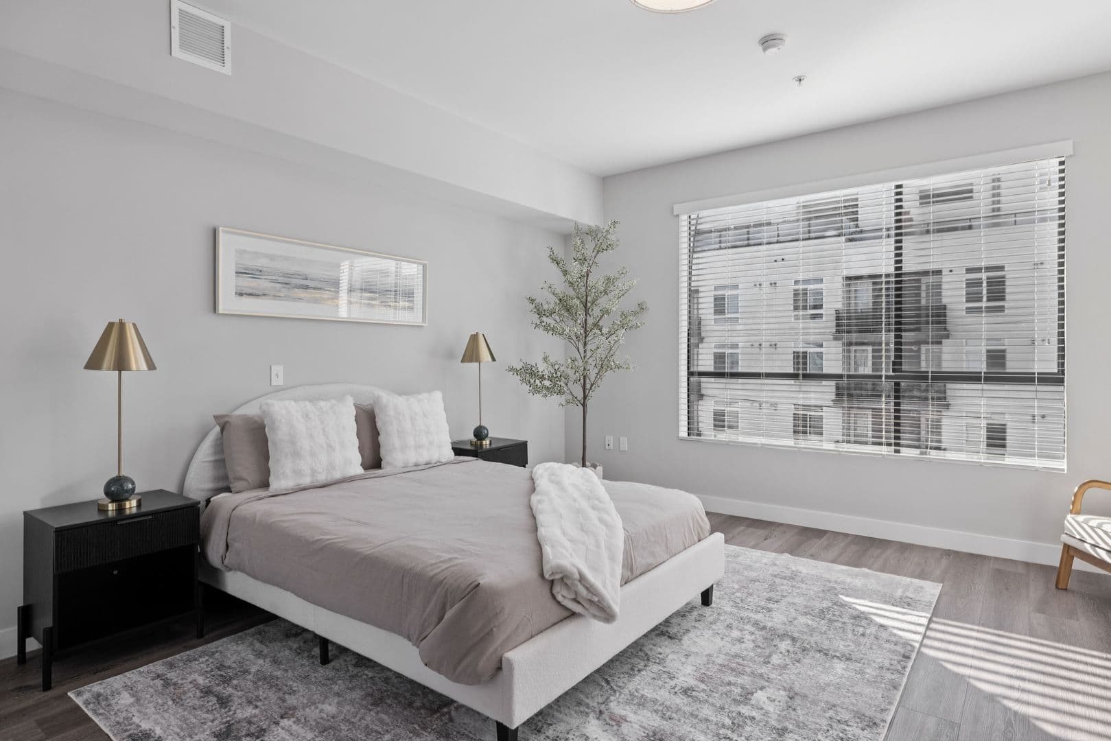 North Hollywood Apartment: 11241 Otsego Street