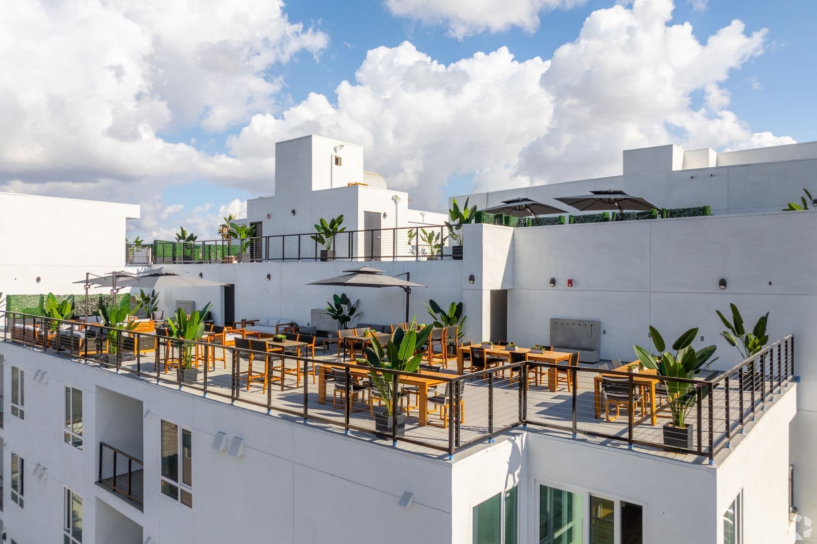 Van Nuys Apartment: 14526 W Kittridge St