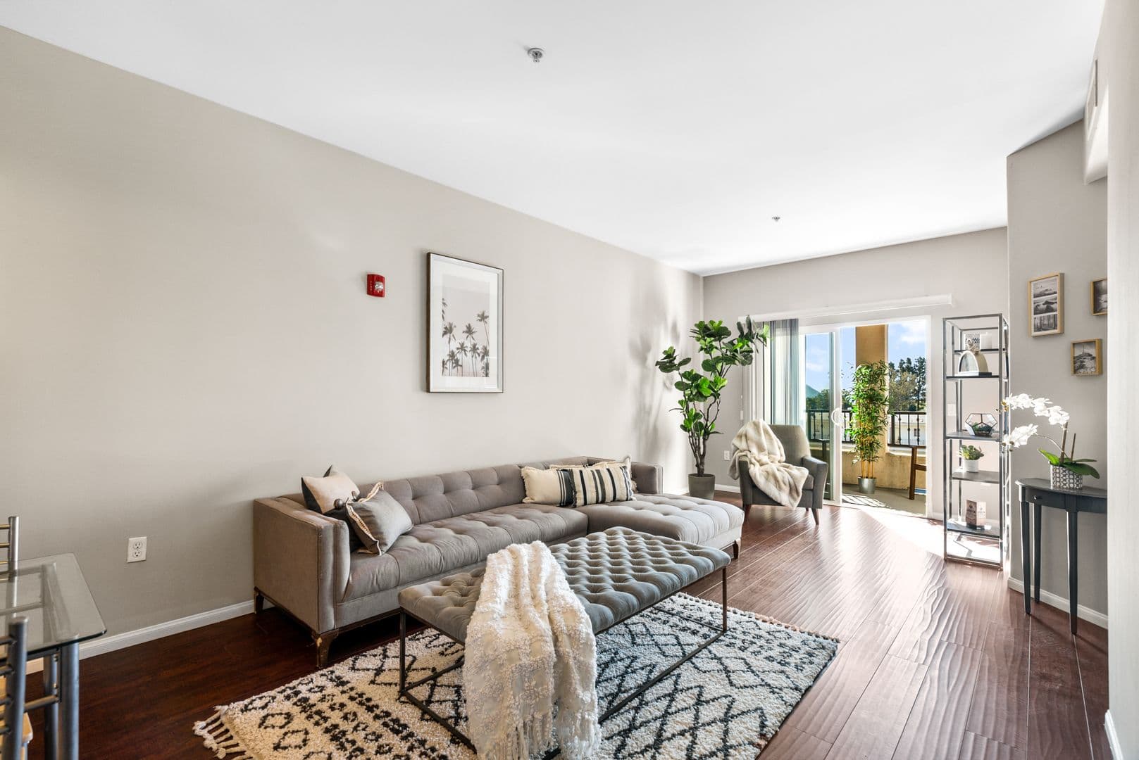 Sun Valley Apartment: 8654 Sunland Blvd