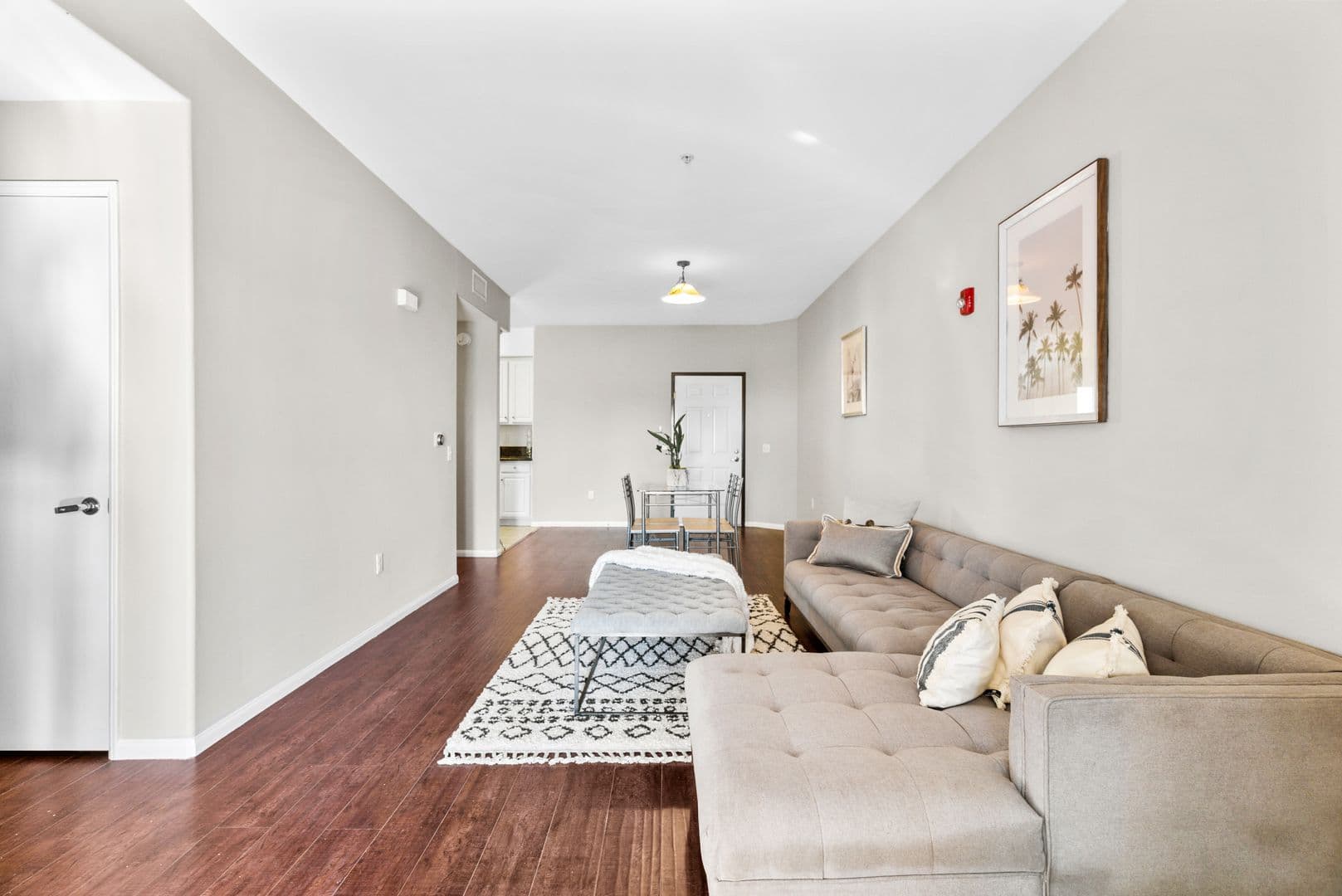 Sun Valley Apartment: 8654 Sunland Blvd