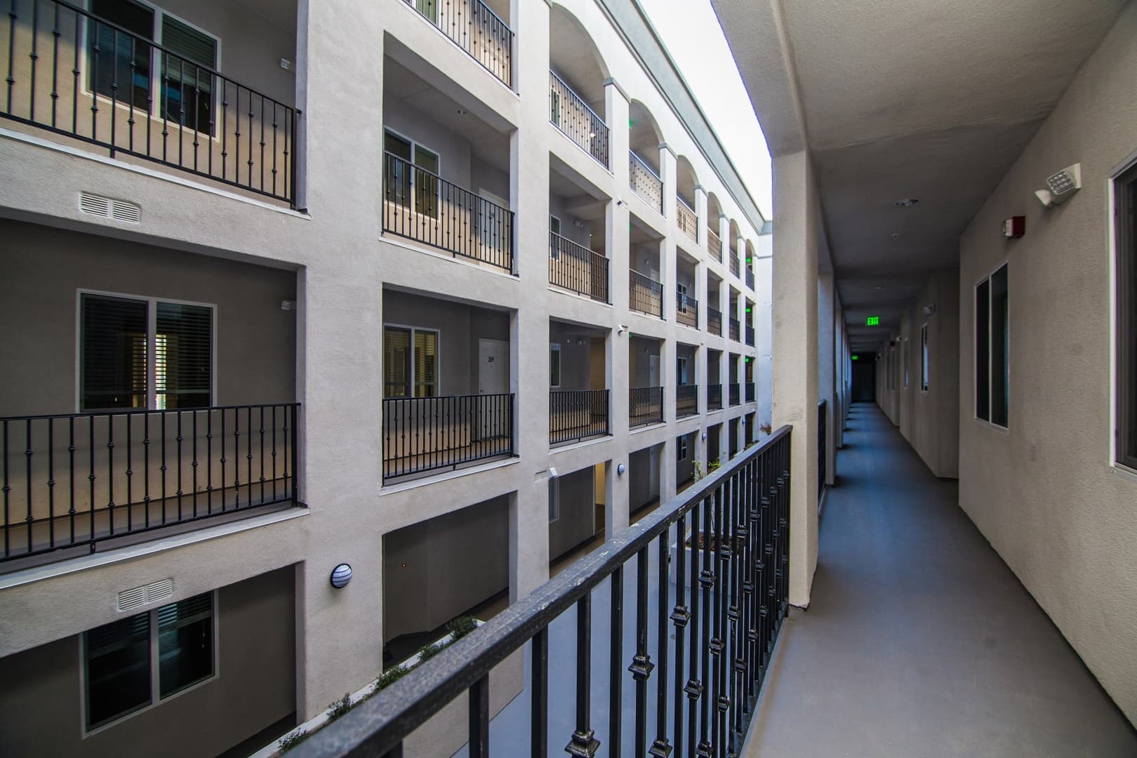 Sherman Oaks Apartment: 5100 Woodman Ave