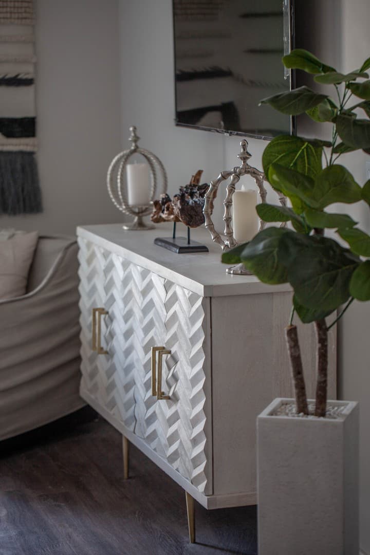 North Hollywood Apartment: 11011 West Otsego Street