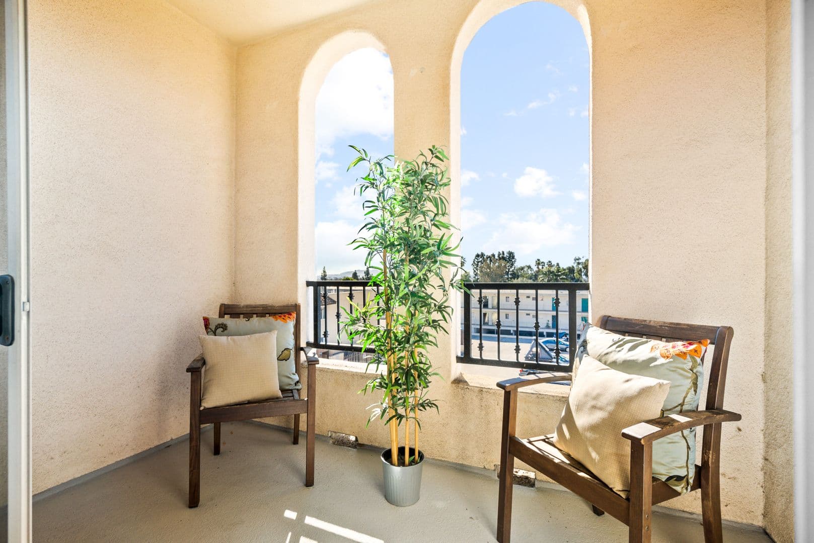 Sun Valley Apartment: 8654 Sunland Blvd