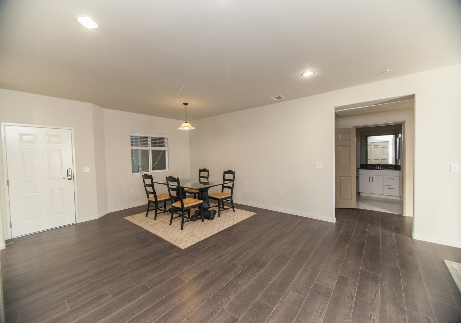 Sherman Oaks Apartment: 5100 Woodman Ave