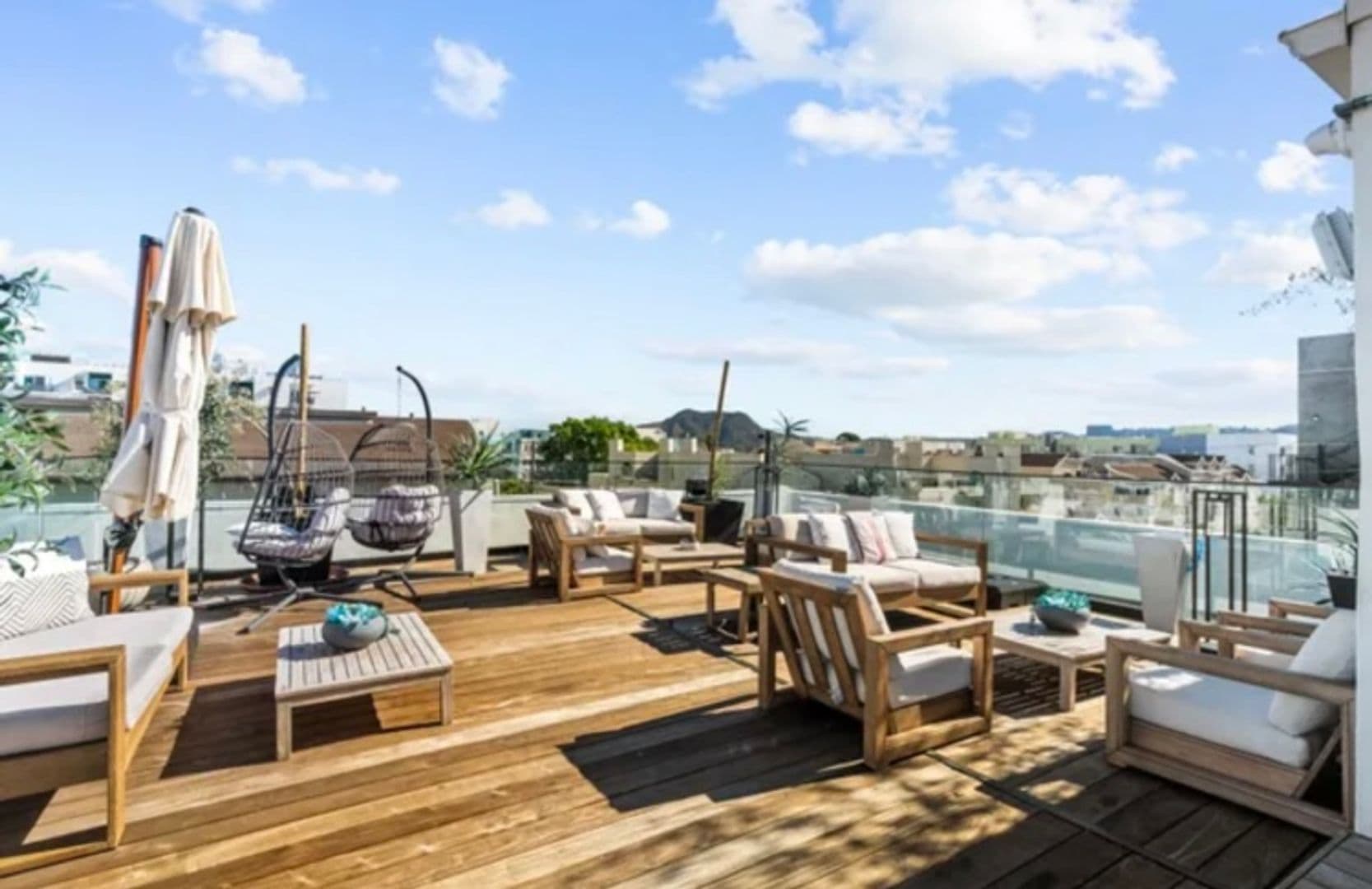 North Hollywood Apartment: 11241 Otsego Street