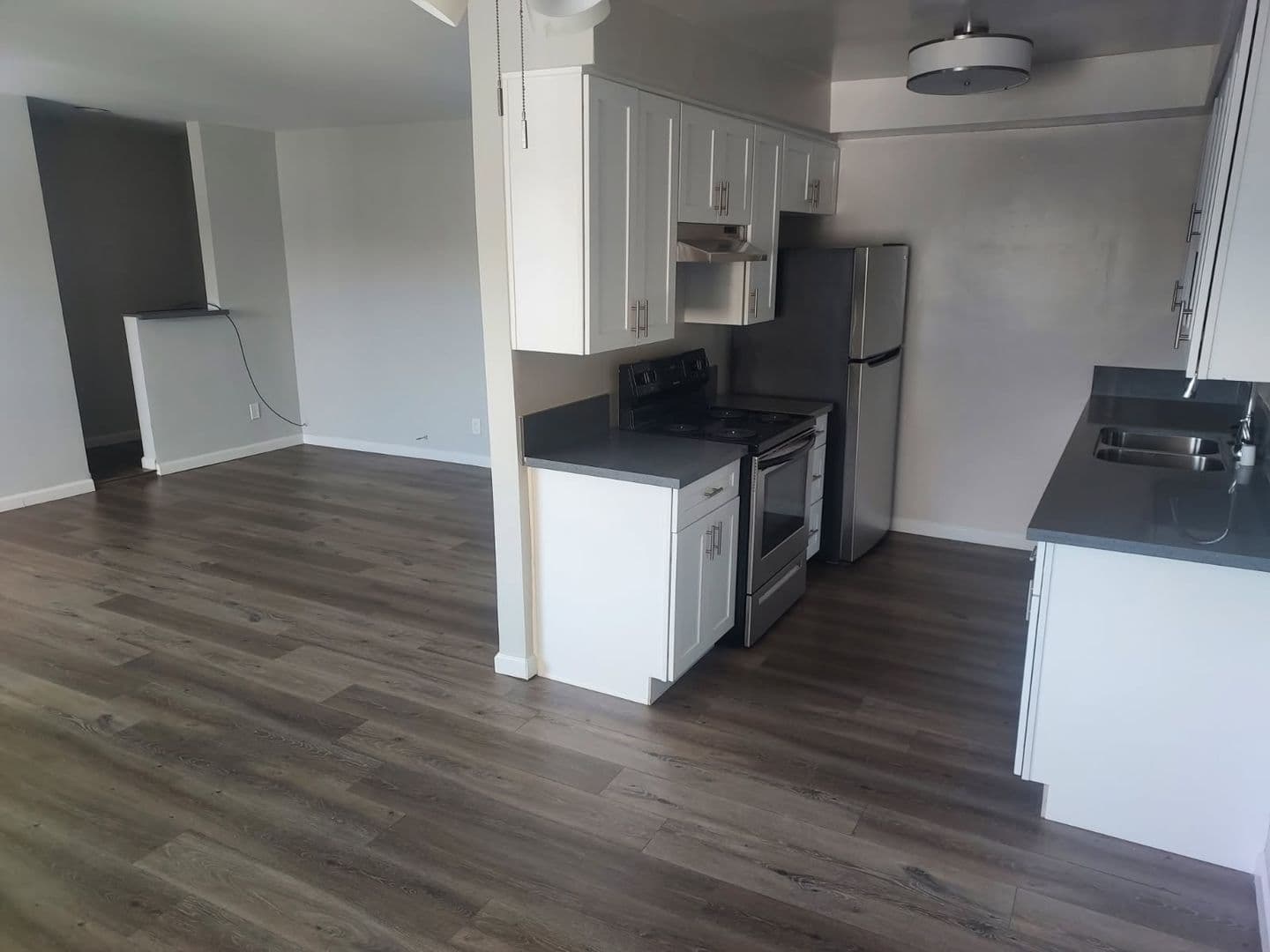 Valley Village Apartment: 12311 Chandler Blvd