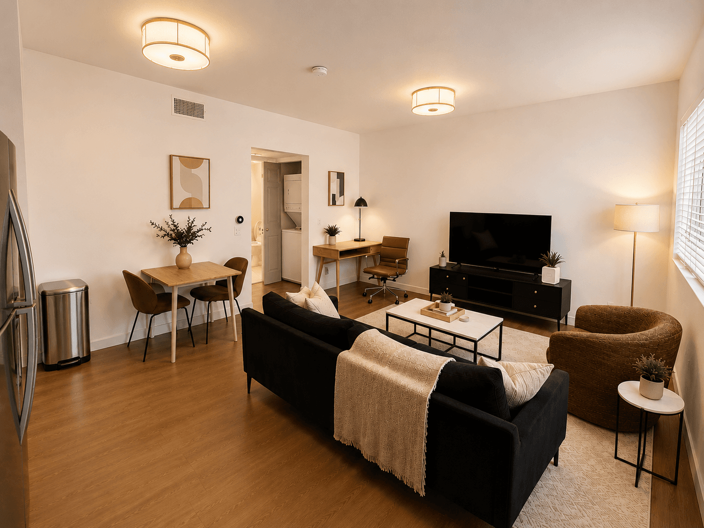 Los Angeles Apartment: 3638 Motor Avenue