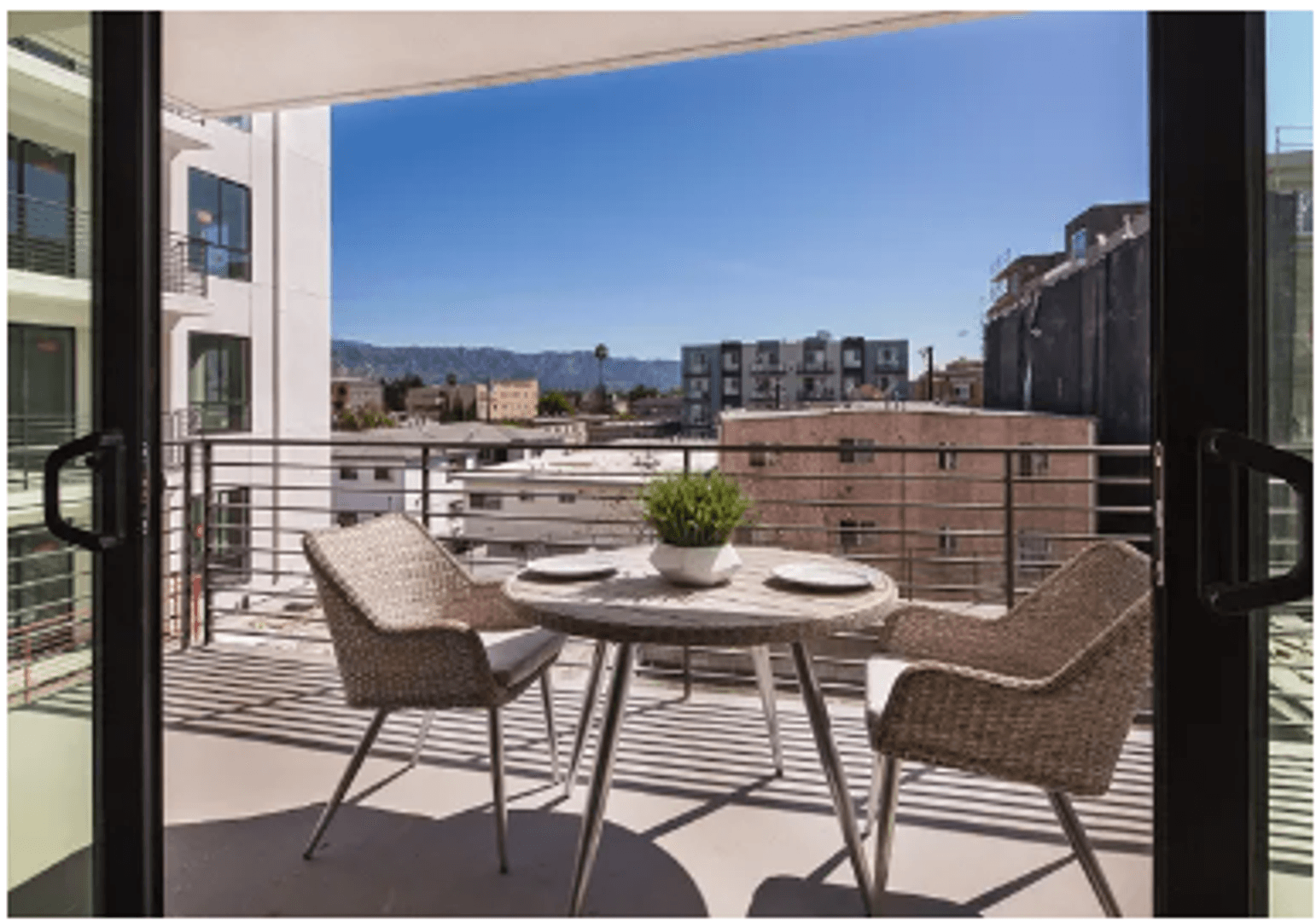 NORTH HOLLYWOOD Apartment: 5500 NORTH KLUMP AVE