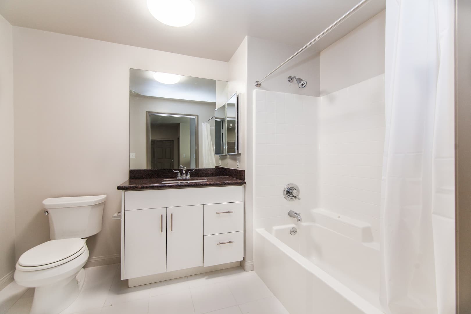 Sherman Oaks Apartment: 5100 Woodman Ave
