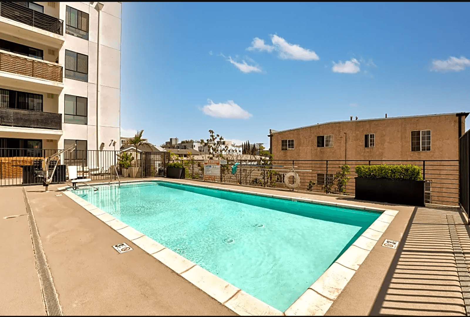 NORTH HOLLYWOOD Apartment: 5500 NORTH KLUMP AVE