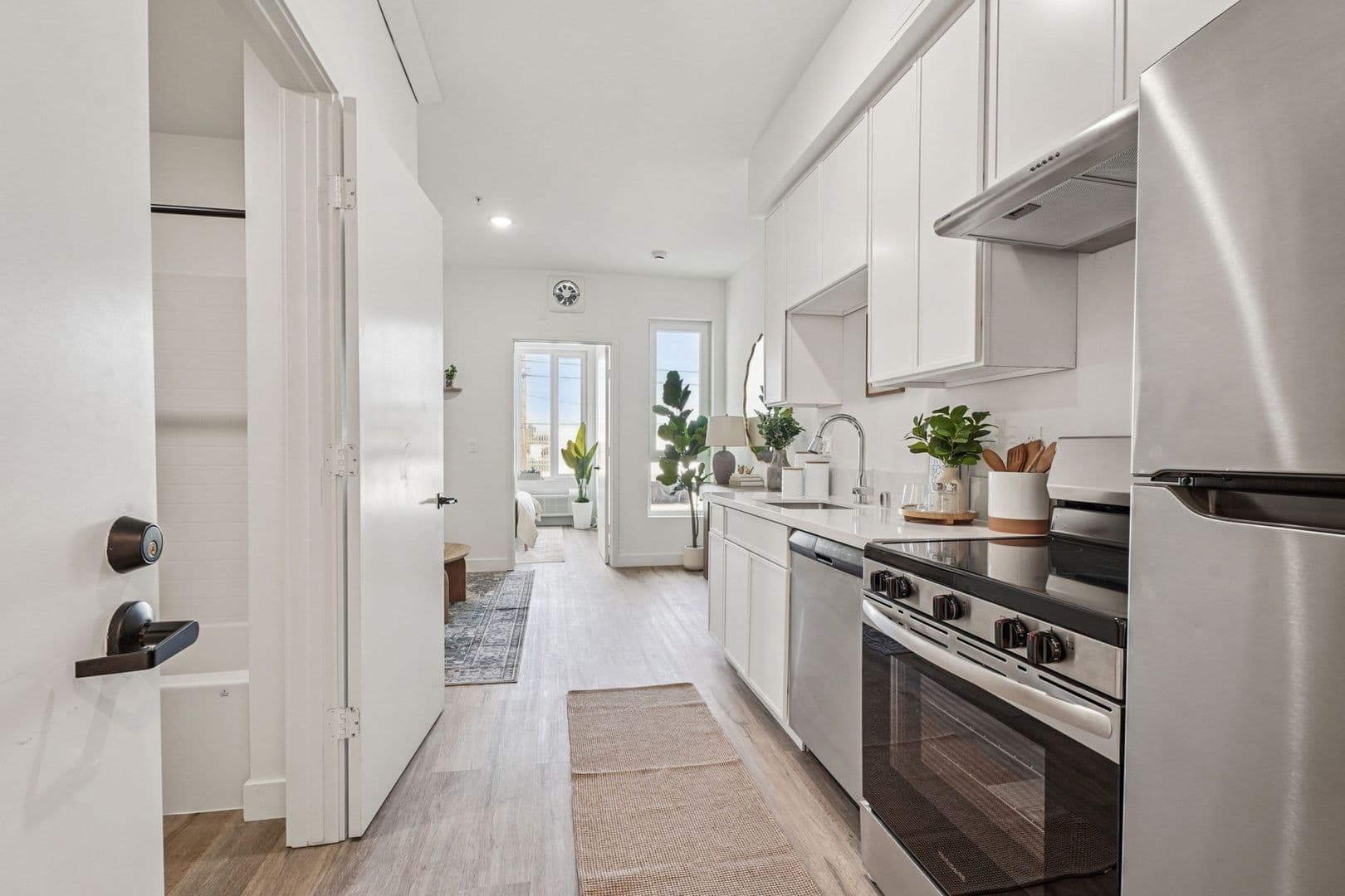 Sylmar Apartment: 12534 San Fernando Road