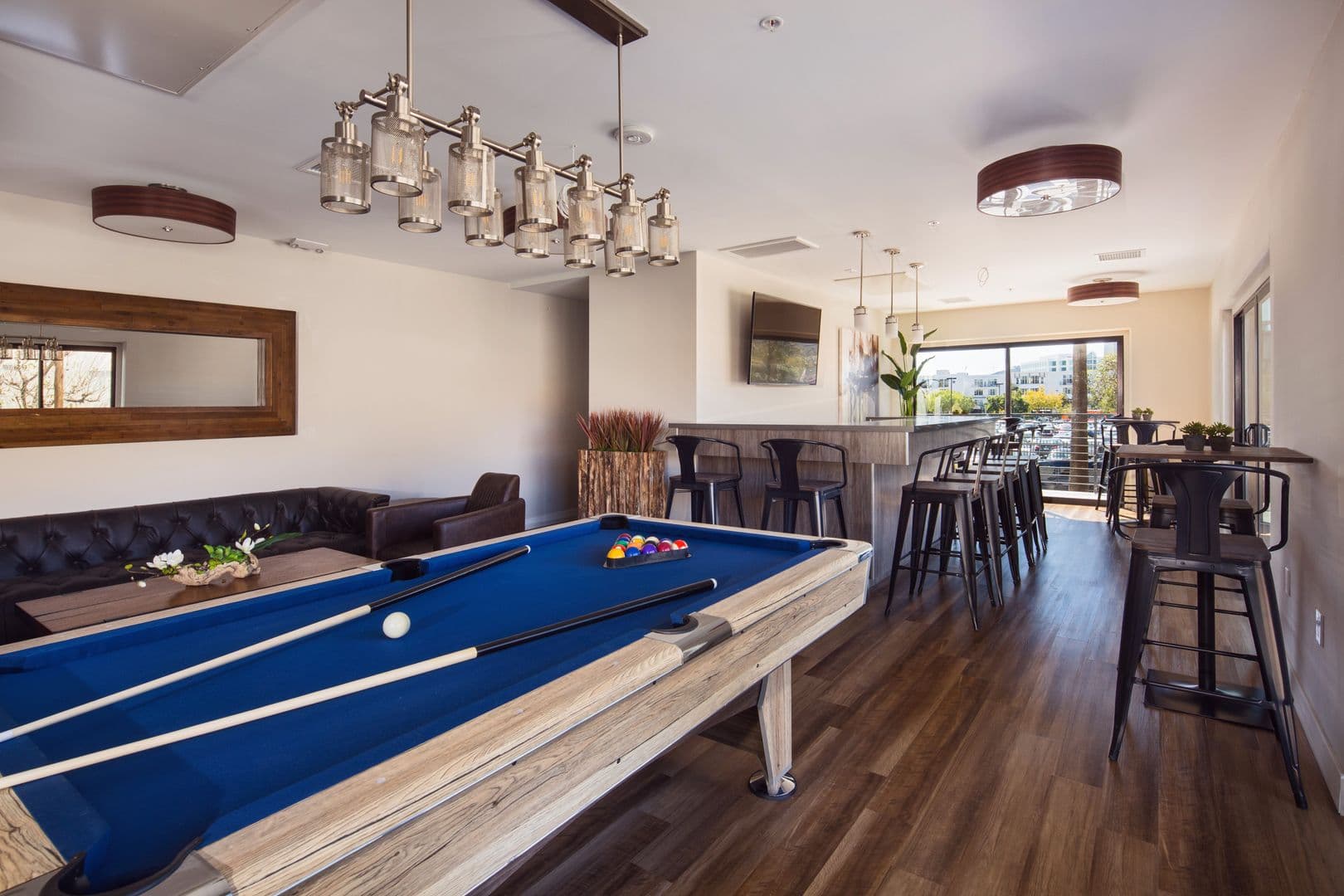 NORTH HOLLYWOOD Apartment: 5500 NORTH KLUMP AVE