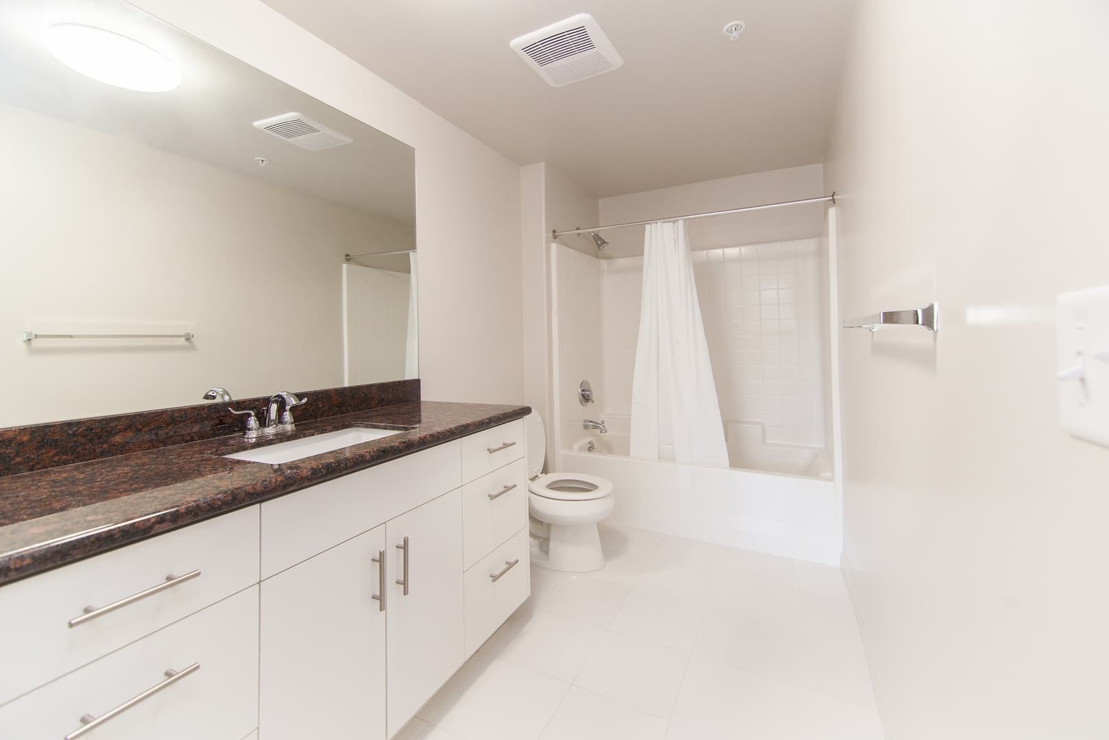 Sherman Oaks Apartment: 5100 Woodman Ave