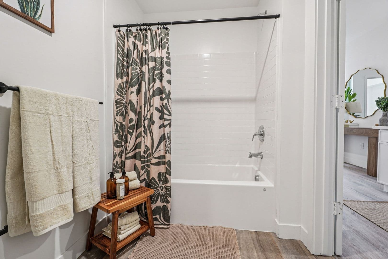 Sylmar Apartment: 12534 San Fernando Road