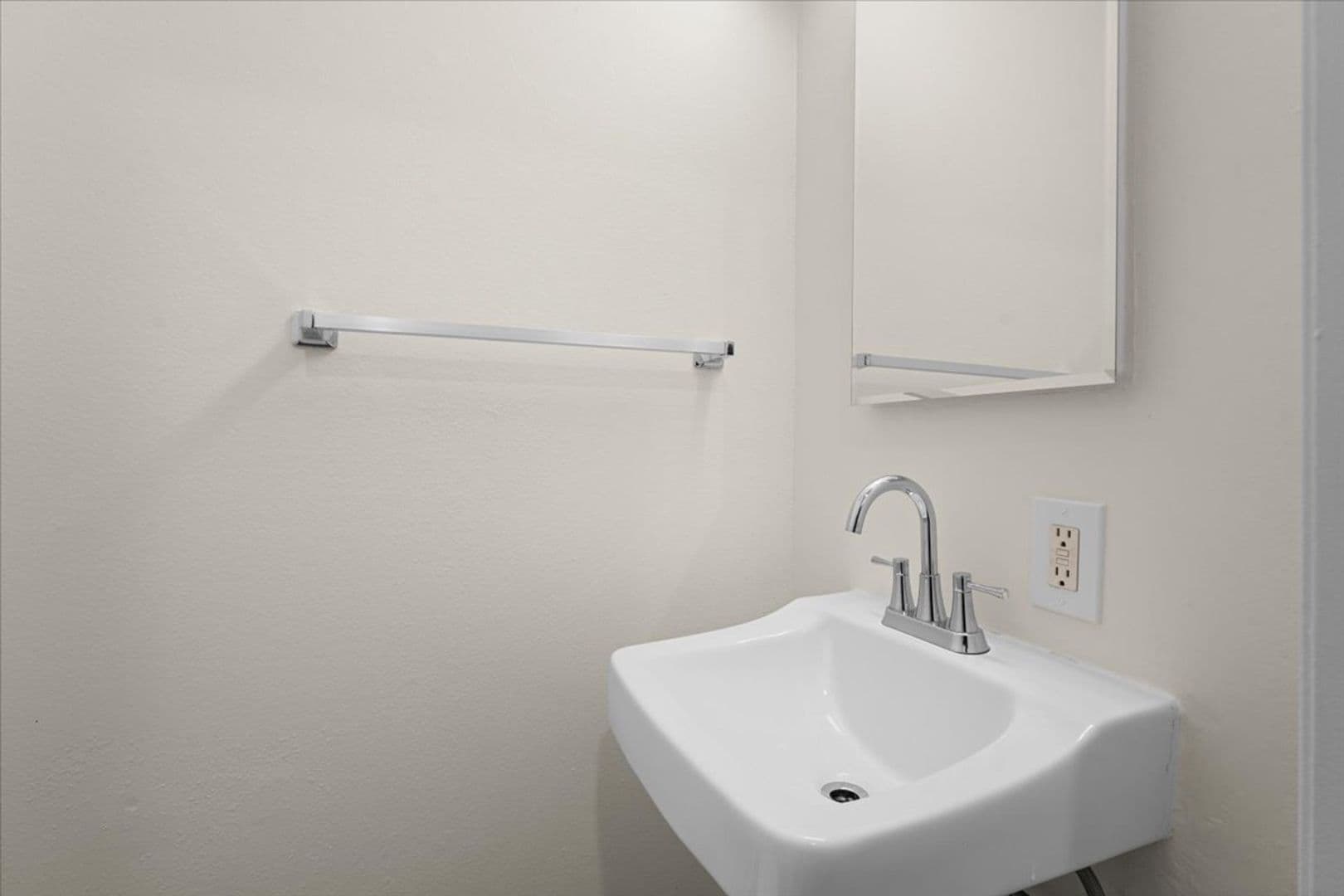 RENO Apartment: 630, 690, 710, 720 ROBINHOOD DRIVE