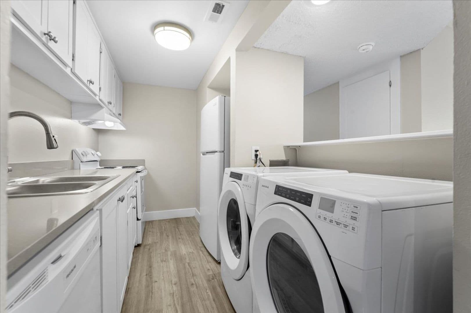 RENO Apartment: 630, 690, 710, 720 ROBINHOOD DRIVE