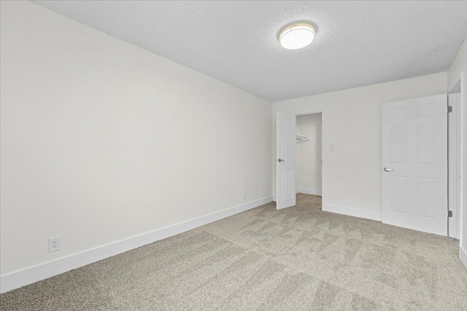 RENO Apartment: 630, 690, 710, 720 ROBINHOOD DRIVE