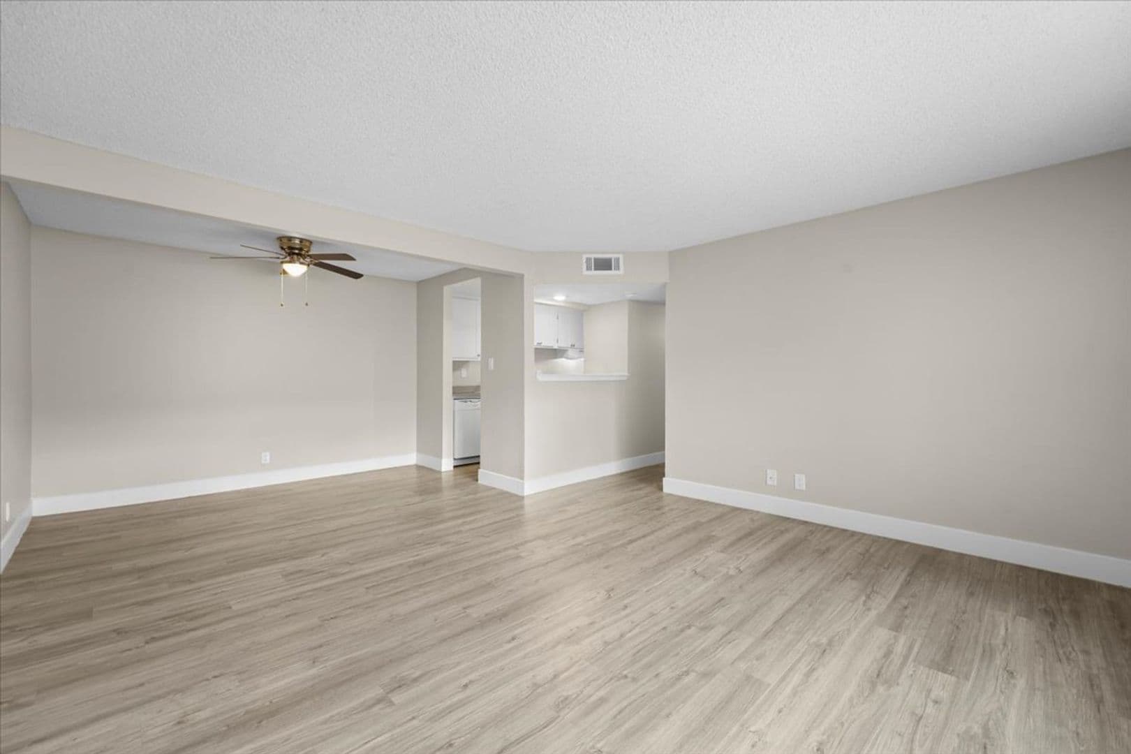RENO Apartment: 630, 690, 710, 720 ROBINHOOD DRIVE