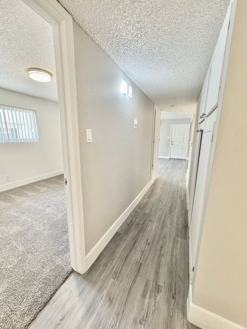 RENO Apartment: 630, 690, 710, 720 ROBINHOOD DRIVE