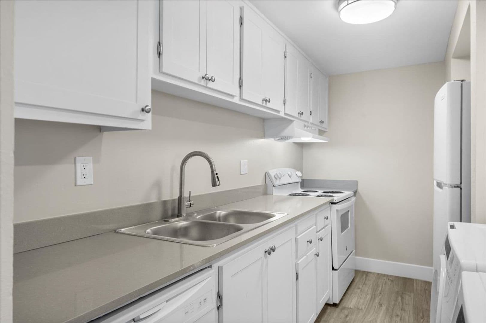 RENO Apartment: 630, 690, 710, 720 ROBINHOOD DRIVE