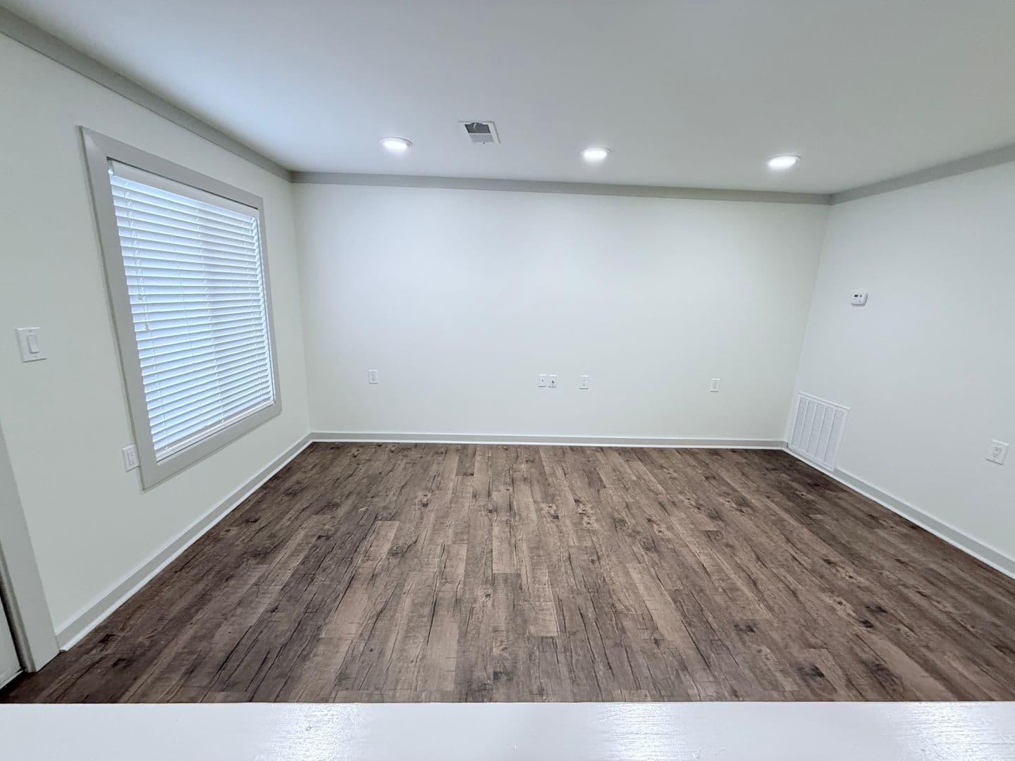 Oxford Apartment: 1304 Elliott Drive